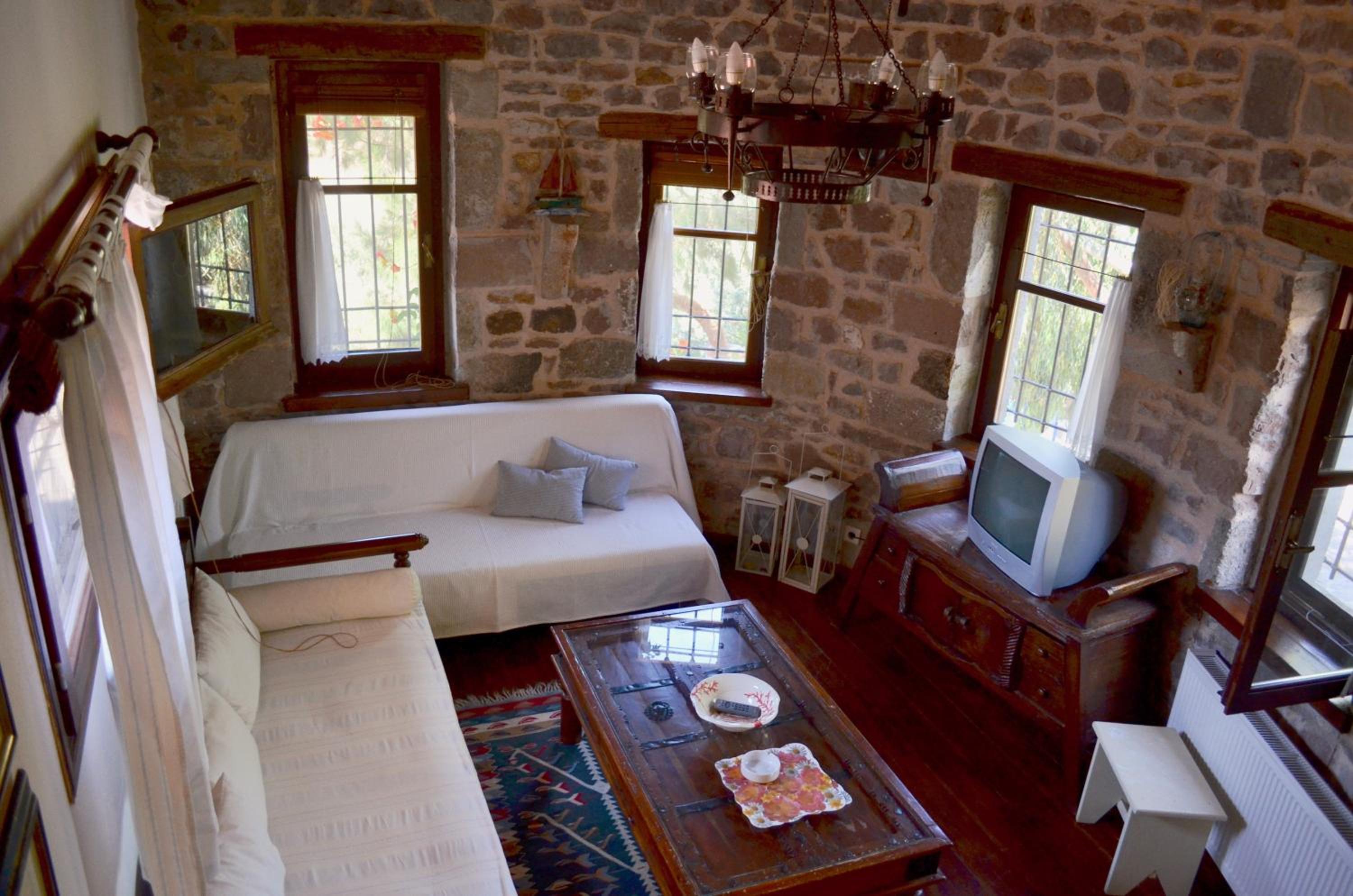 One-Bedroom House photo 1