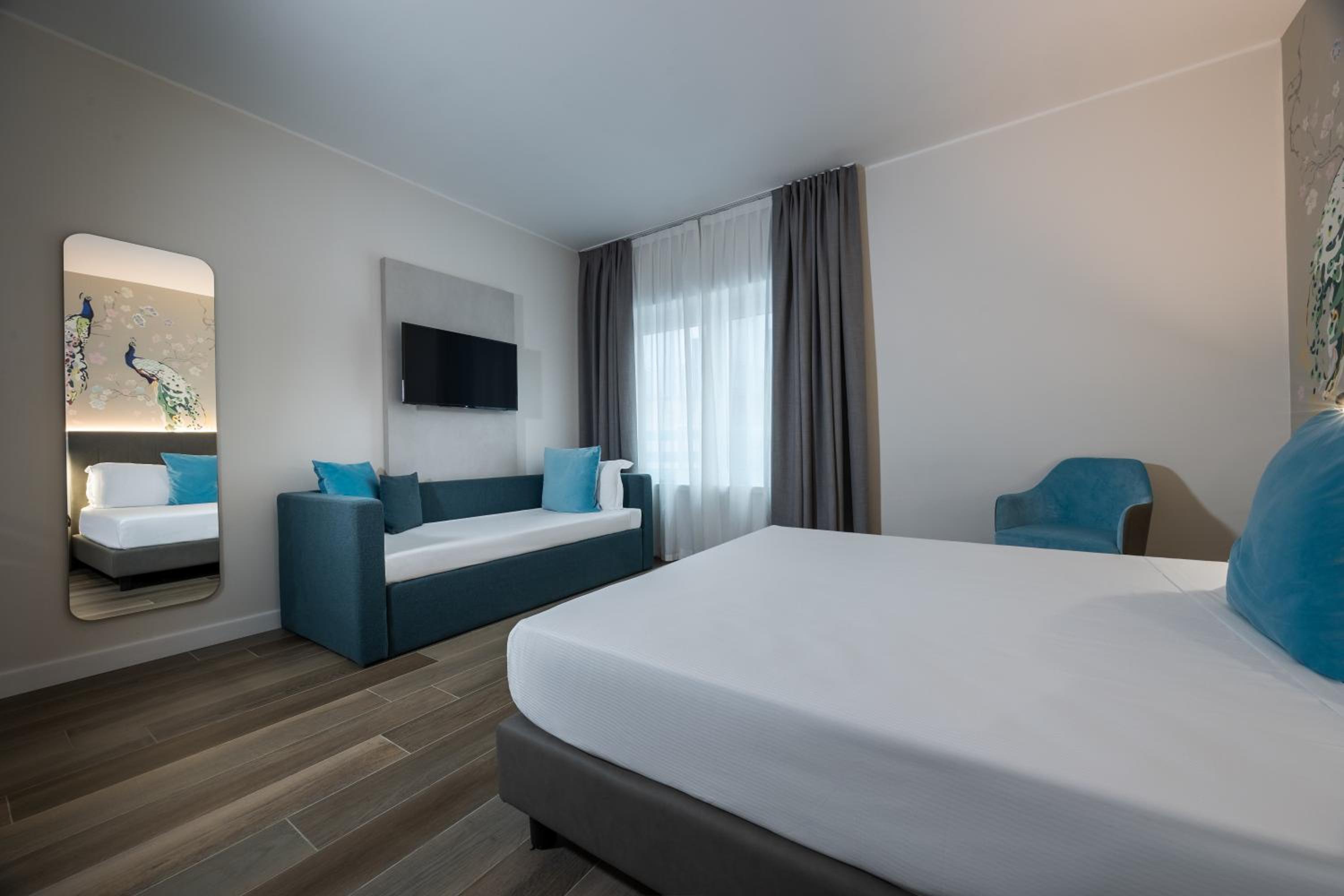 Family Double Room thumbnail 5