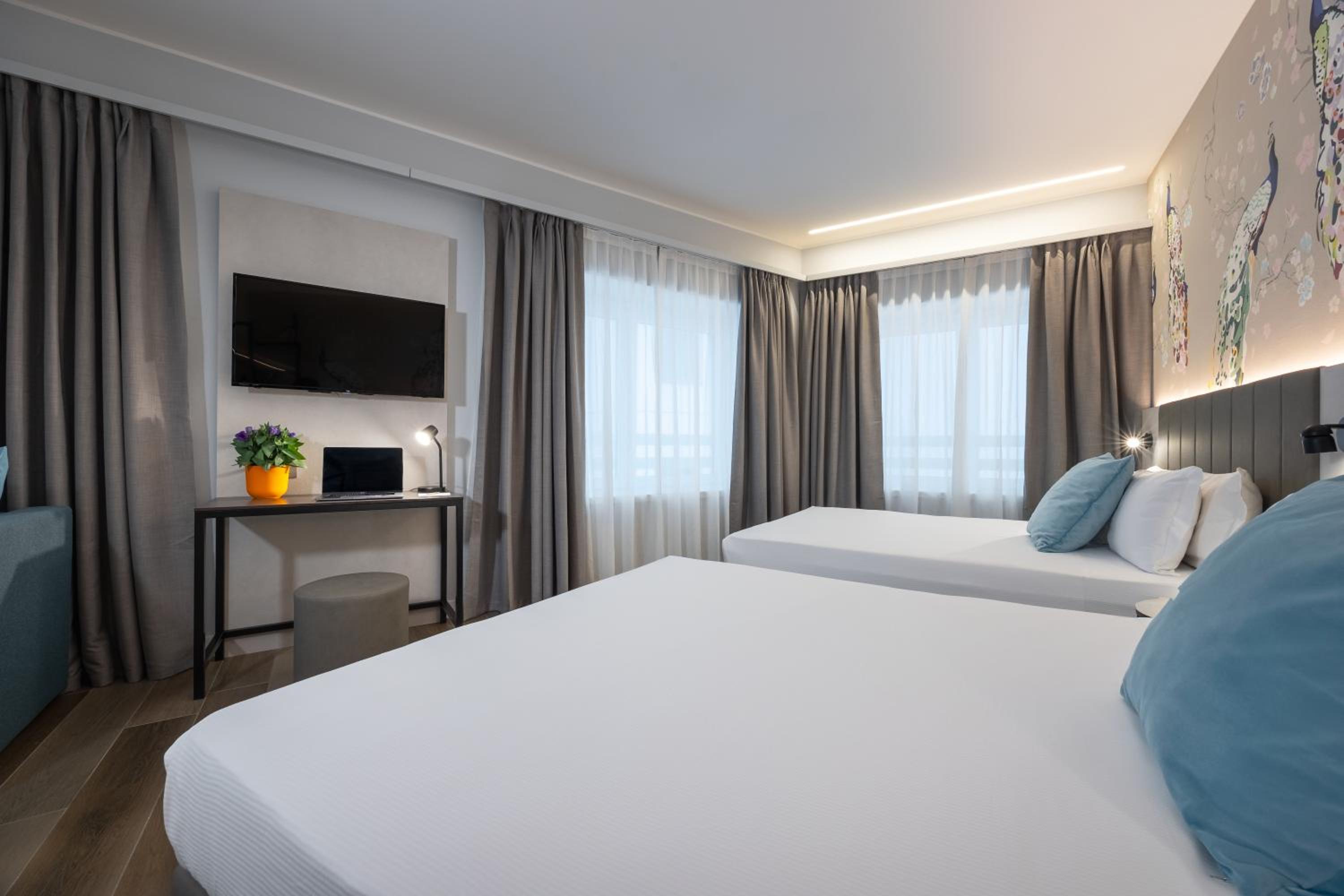 Superior Queen Room with Two Queen Beds