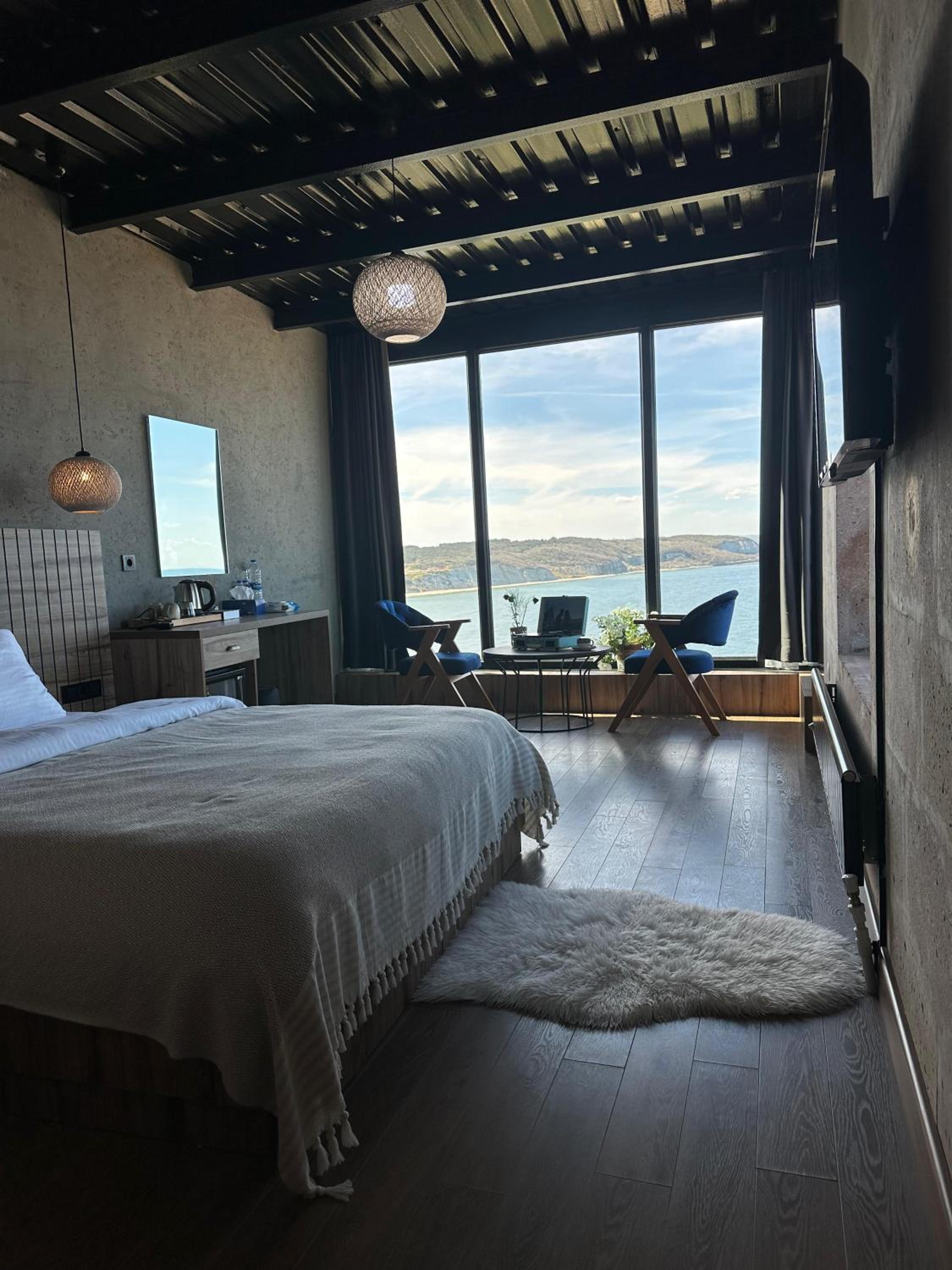 Deluxe Double Room With Sea View photo 3