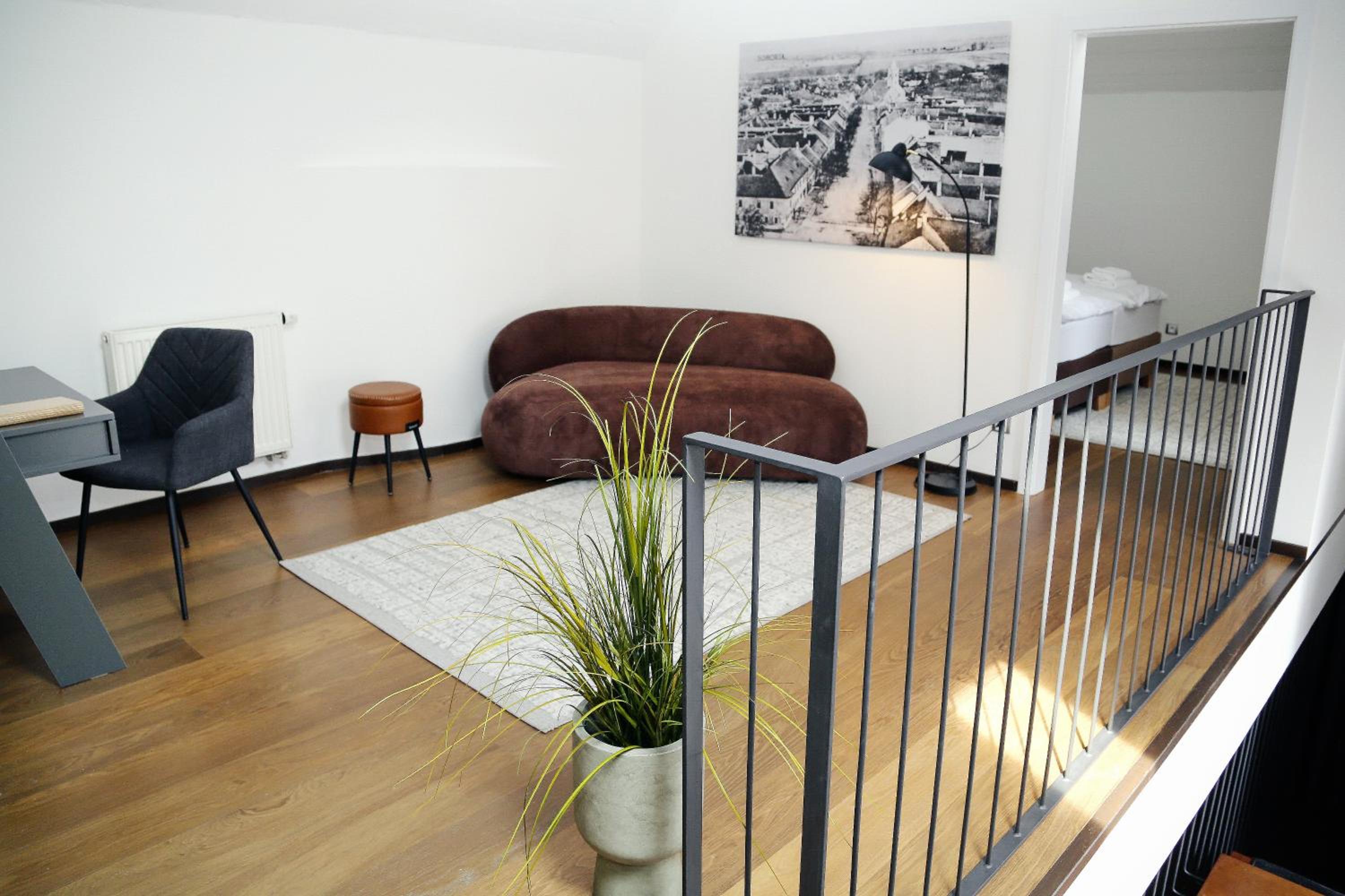 Studio - Split Level - Photo 6