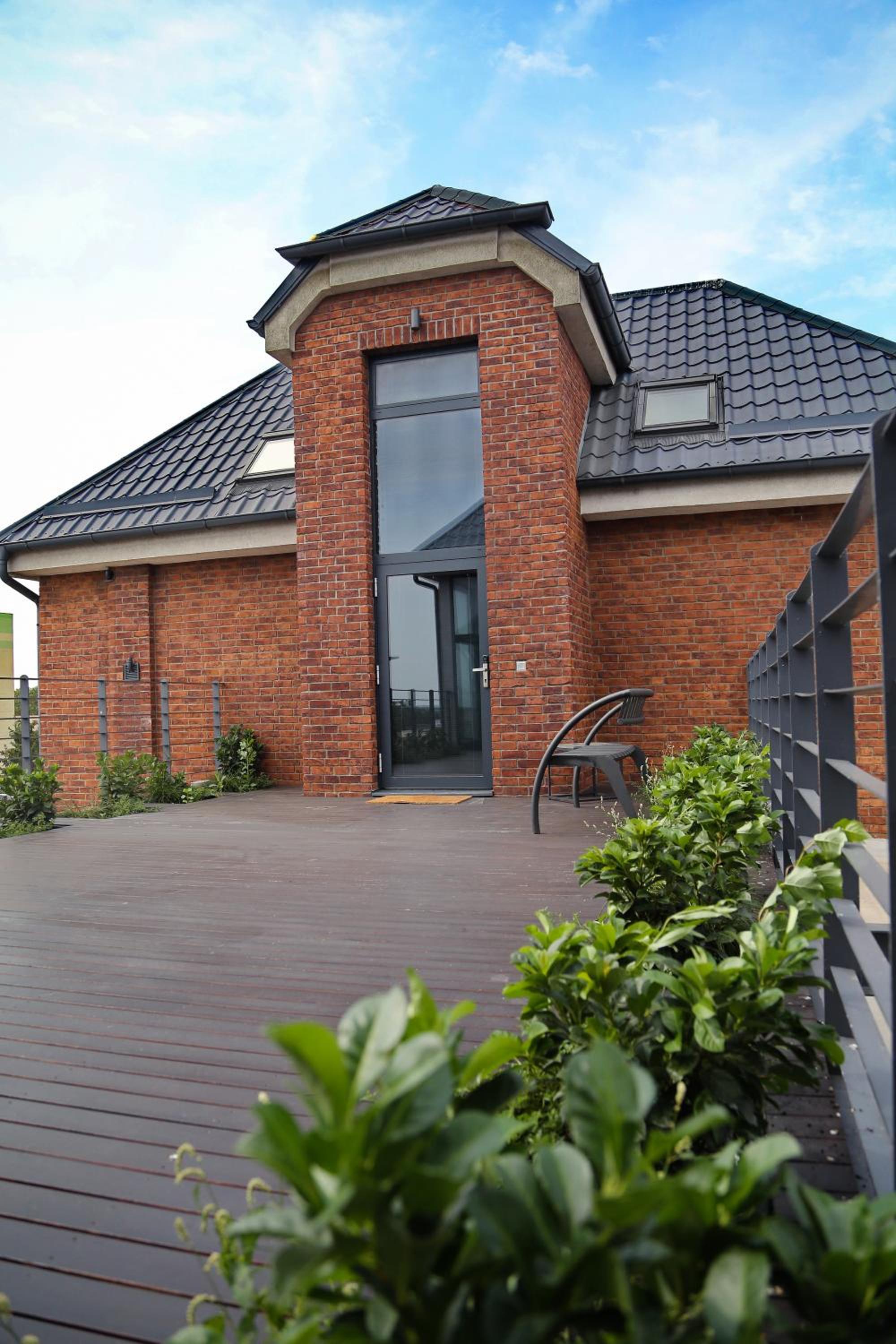 Studio - Split Level - Photo 5