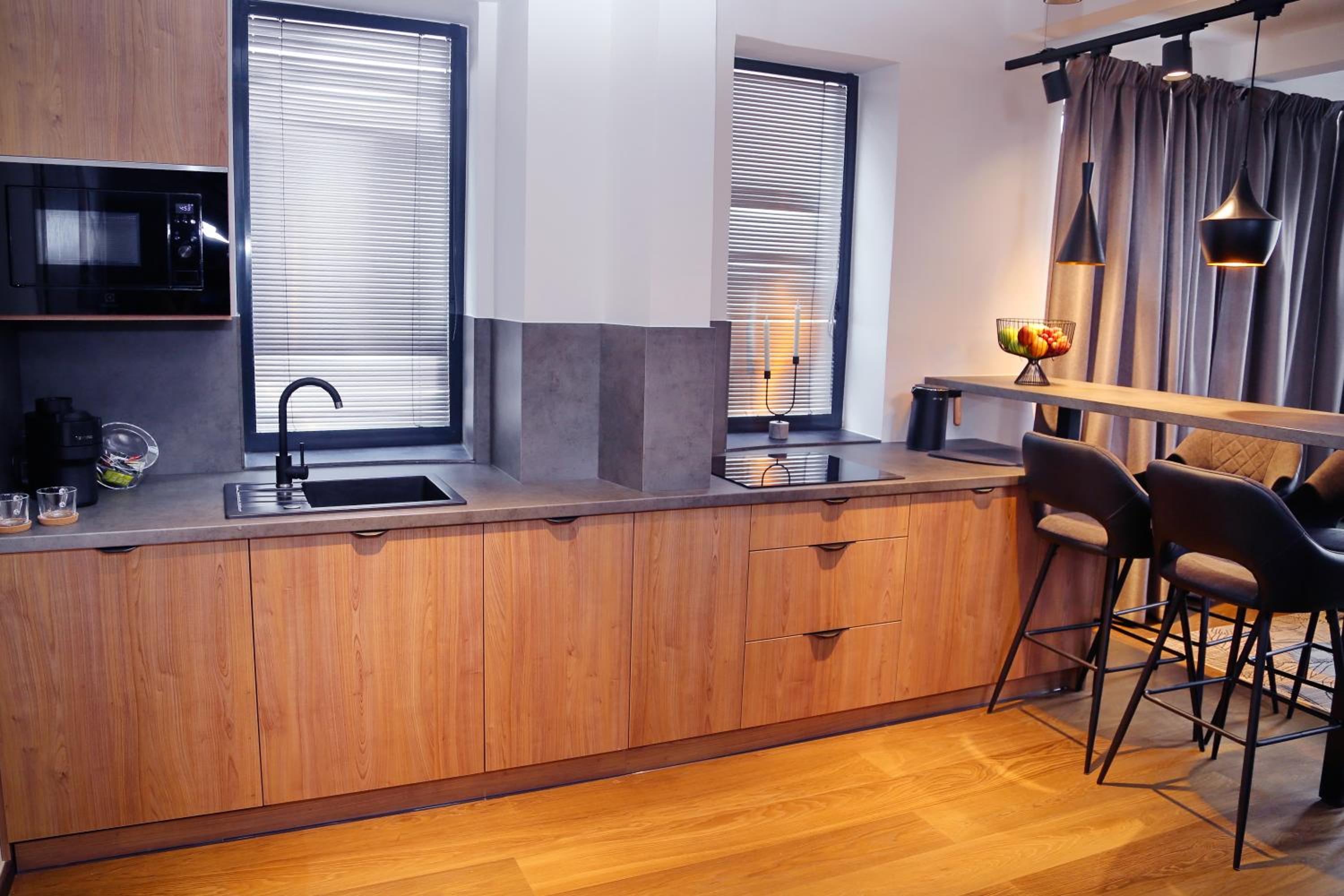 Studio - Split Level - Photo 11