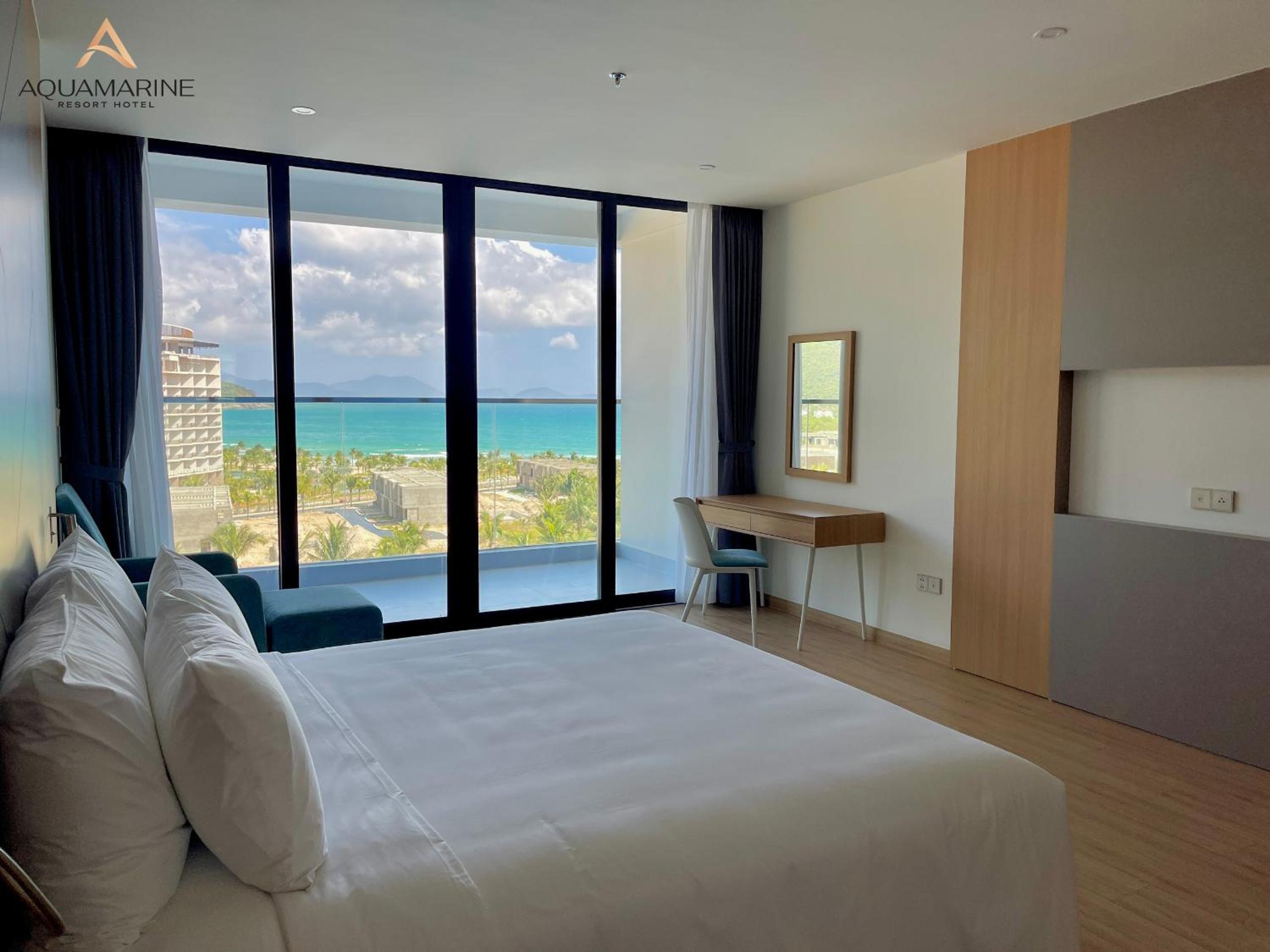 Deluxe Twin Balcony with Ocean view - Photo 1