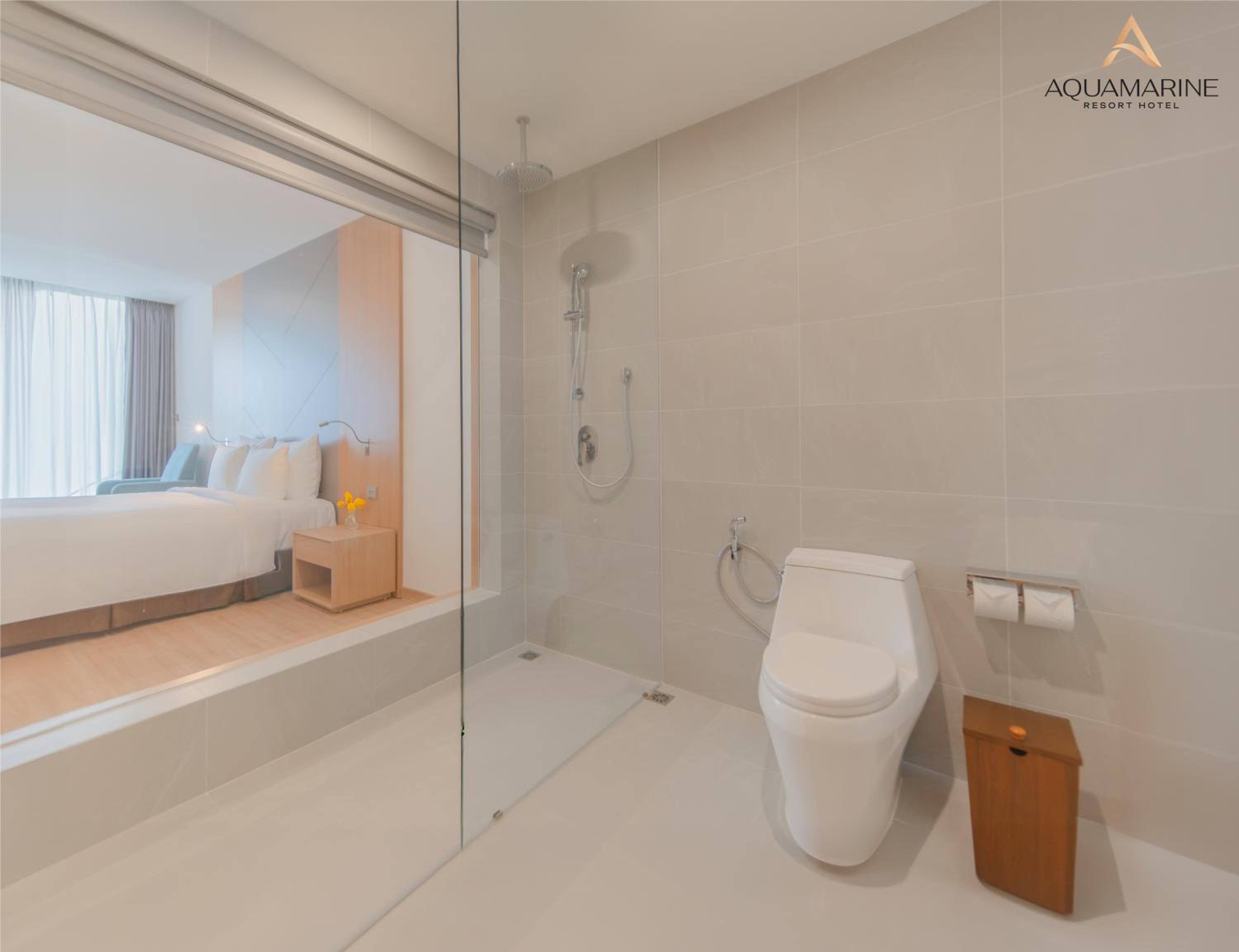 Deluxe Double Balcony with Ocean View - Photo 7