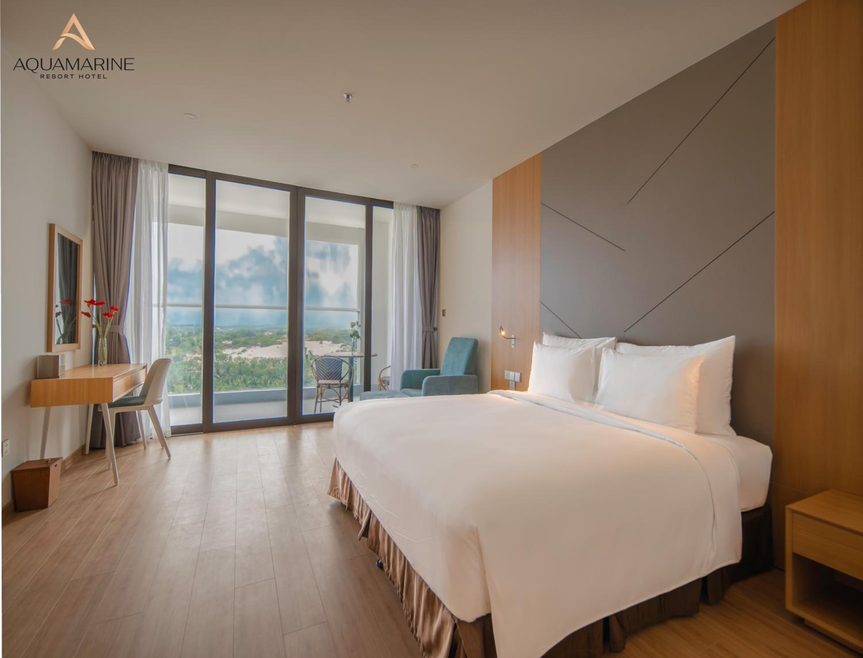 Deluxe Double Balcony with Ocean View - Photo 8