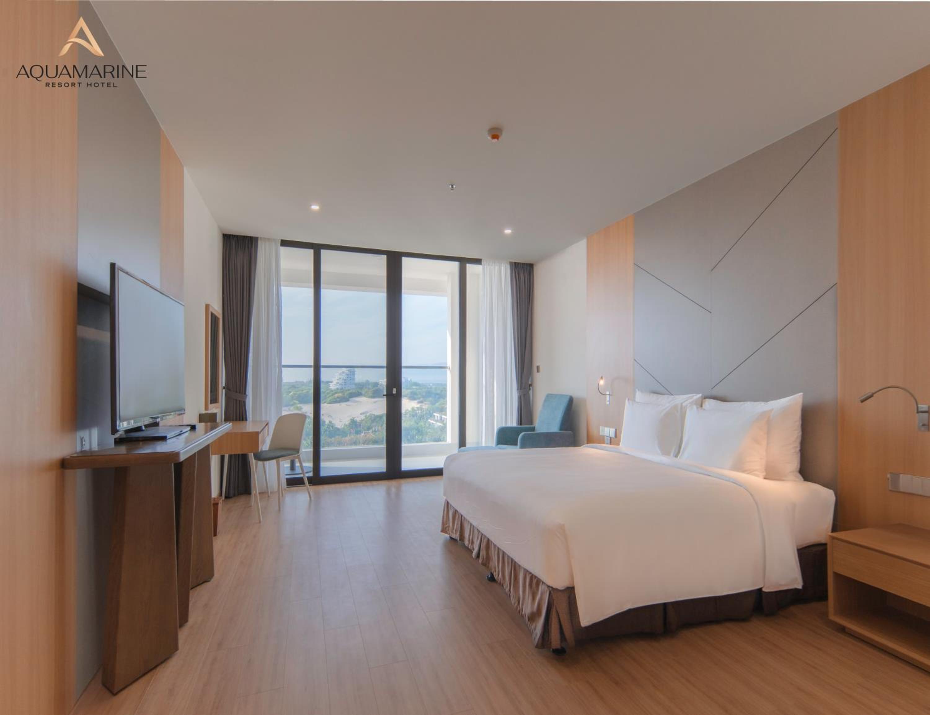 Deluxe Double Balcony with Ocean View - Photo 11