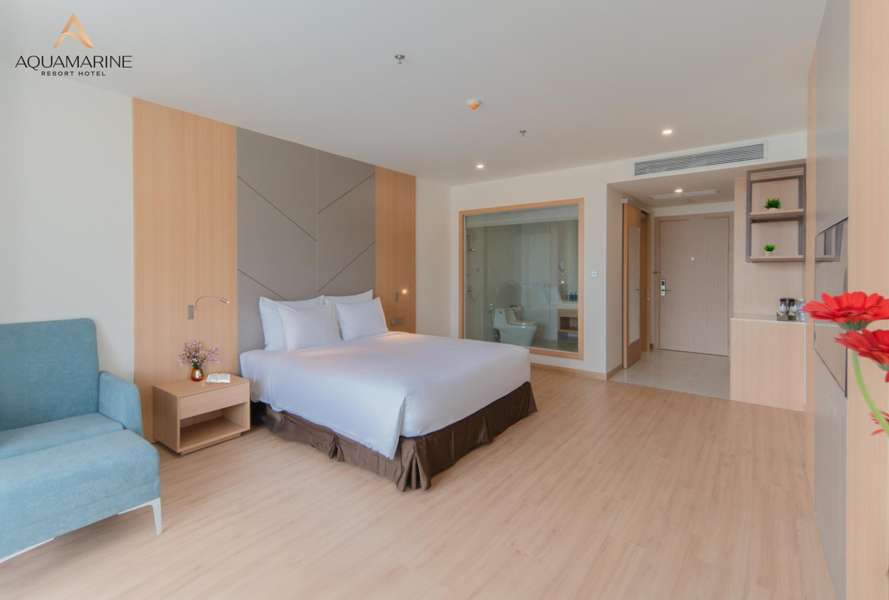 Deluxe Double Balcony with Ocean View - Photo 16
