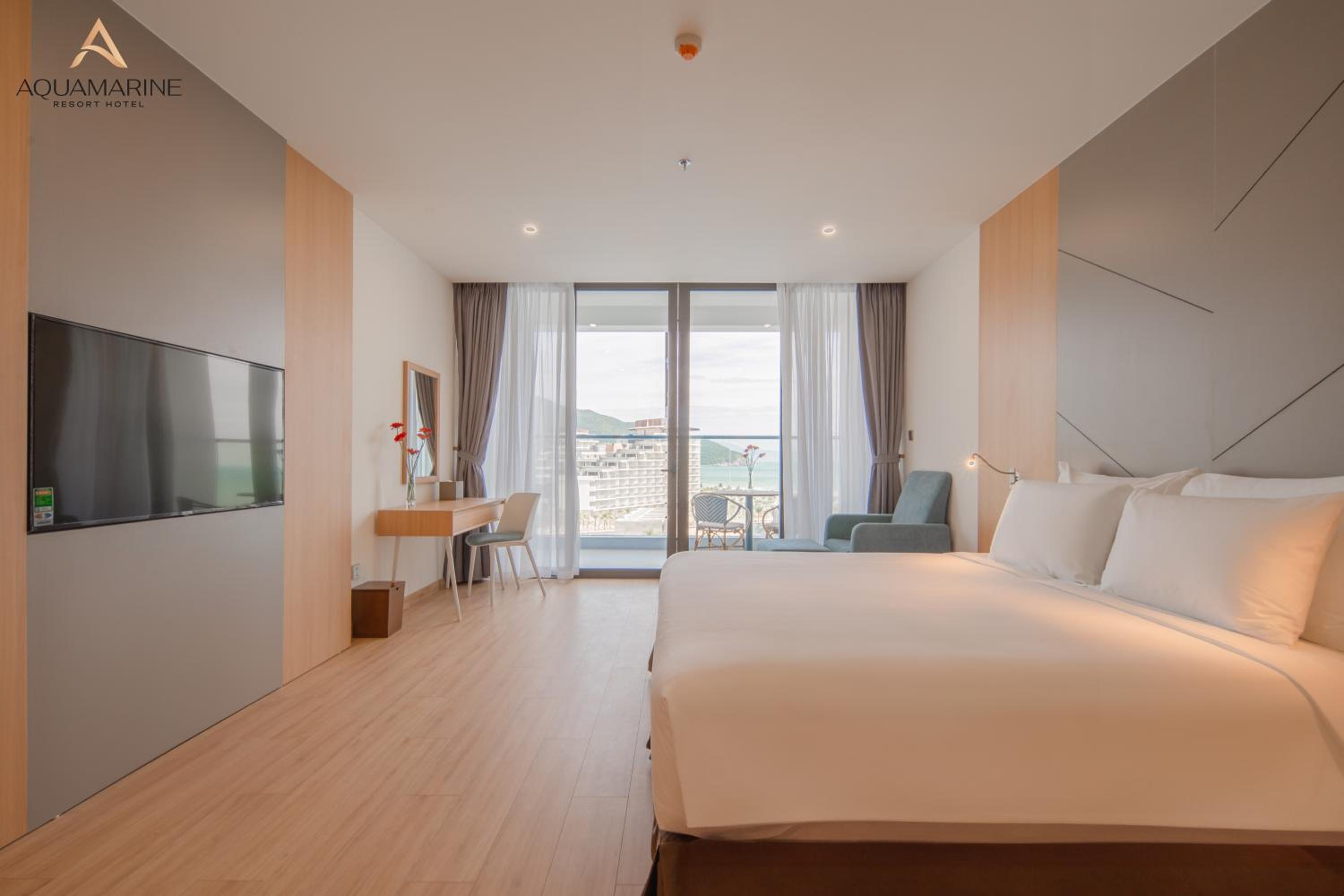 Deluxe Double Balcony with Ocean View - Photo 17