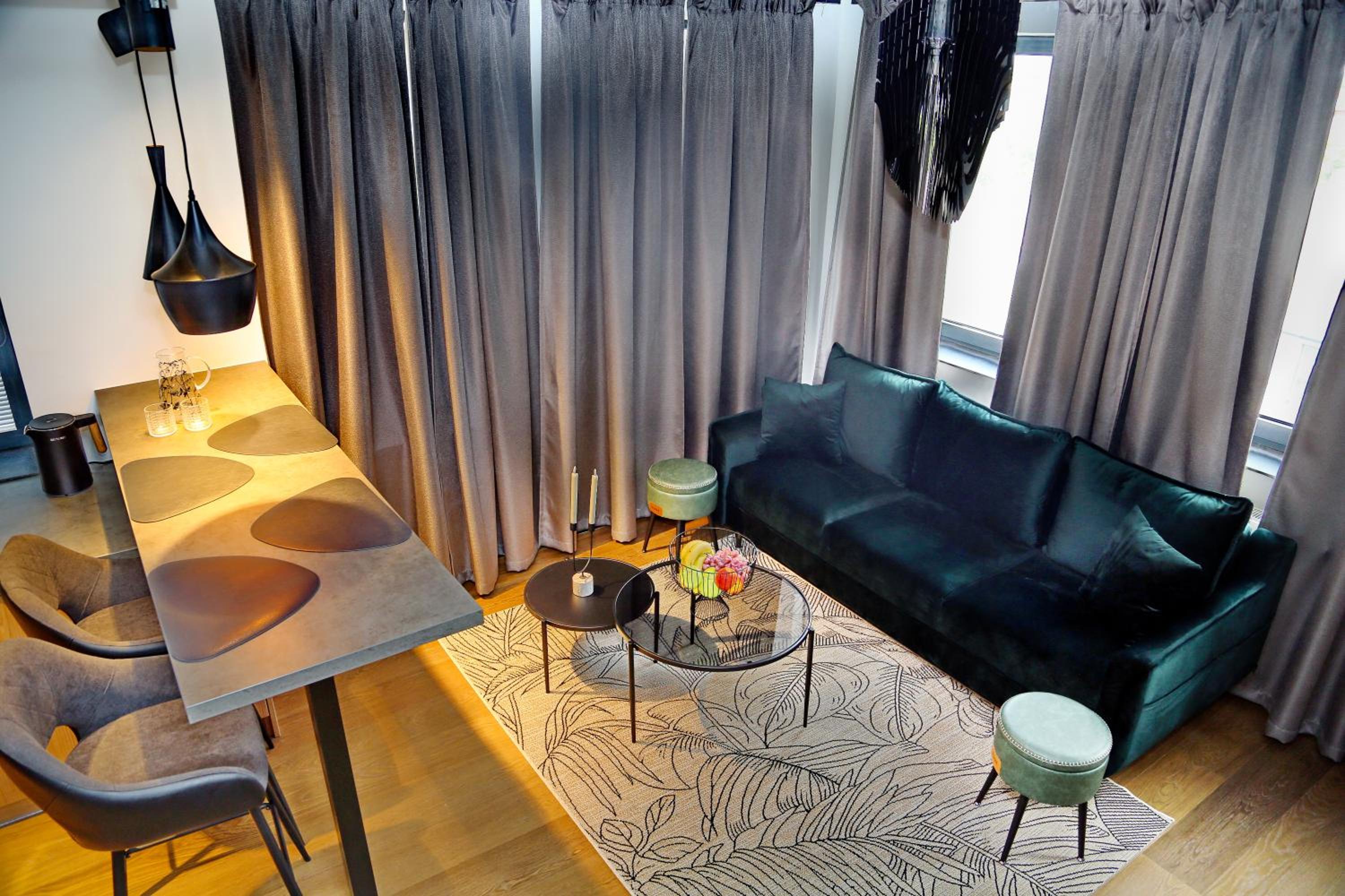 Studio - Split Level - Photo 3