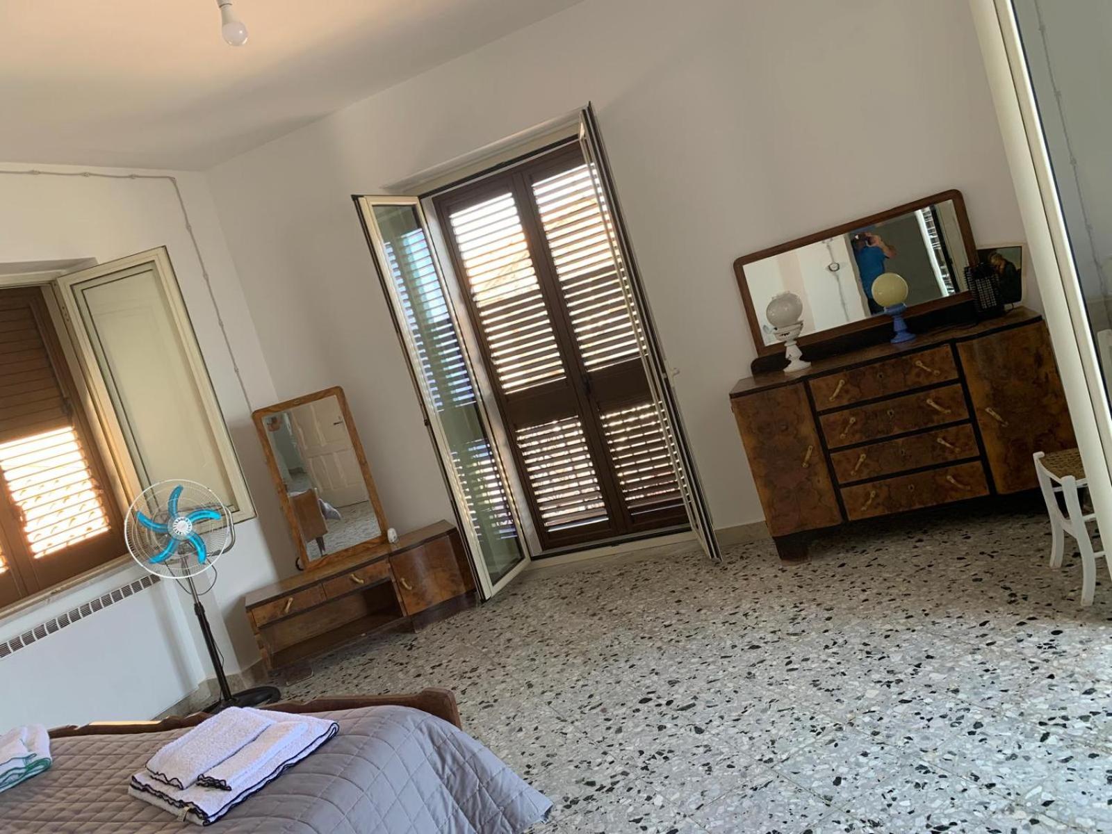 Deluxe Double Room with Sea View - Photo 13