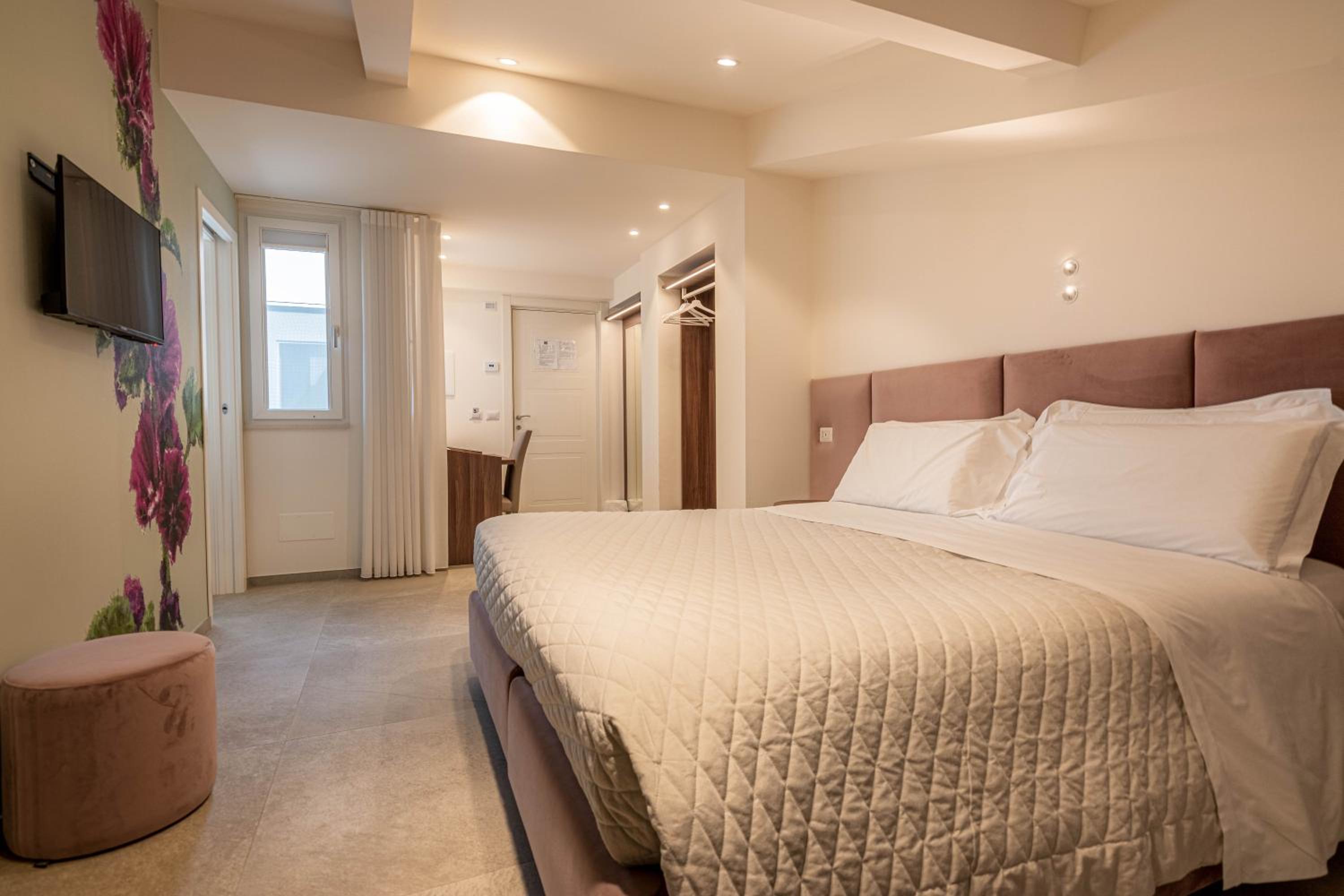 Triple Room - Photo 11