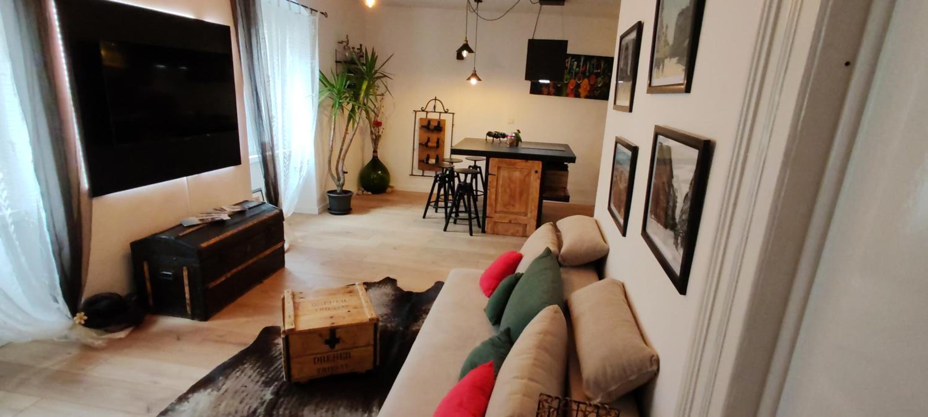 One-Bedroom Apartment