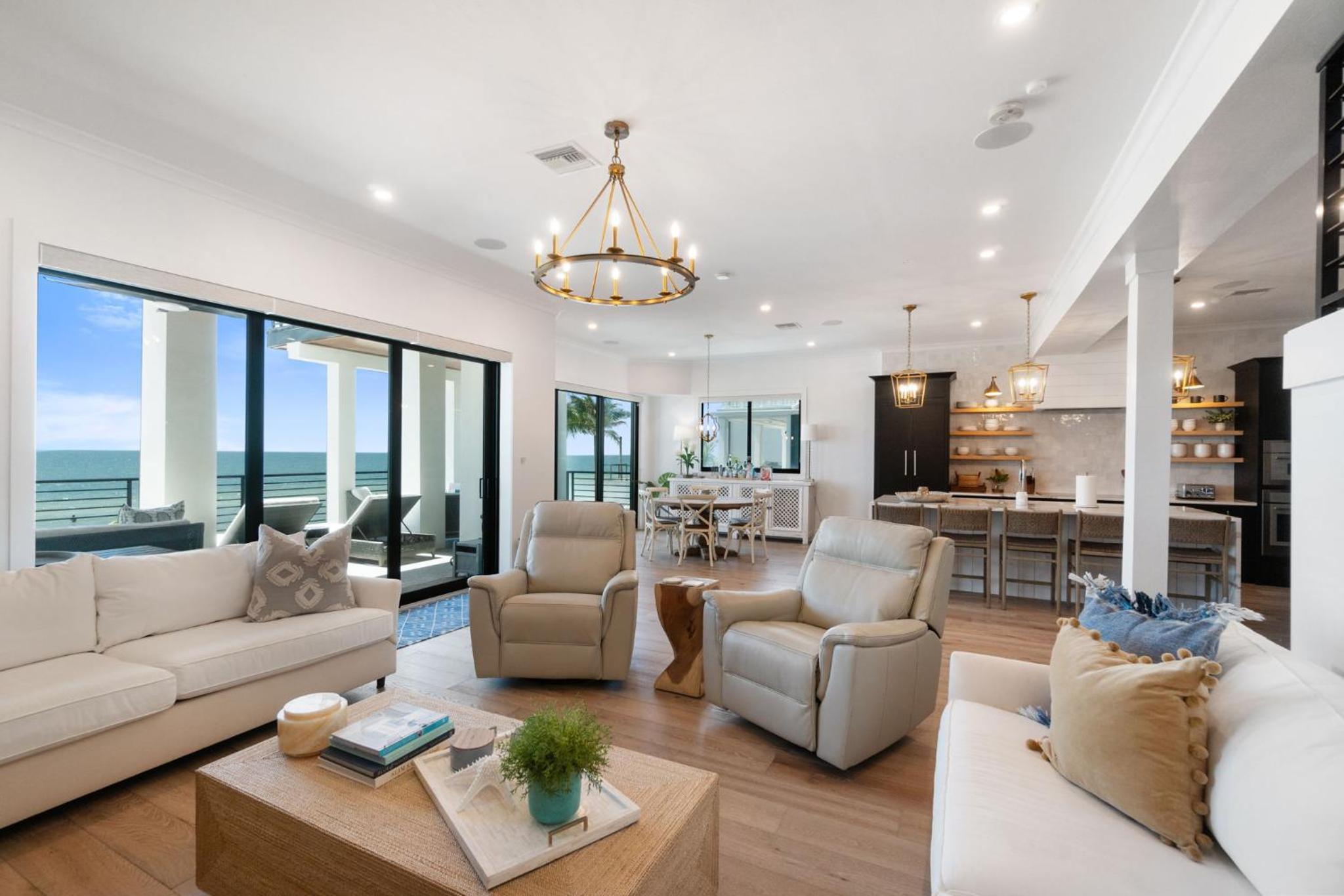 Five-Bedroom House photo 1