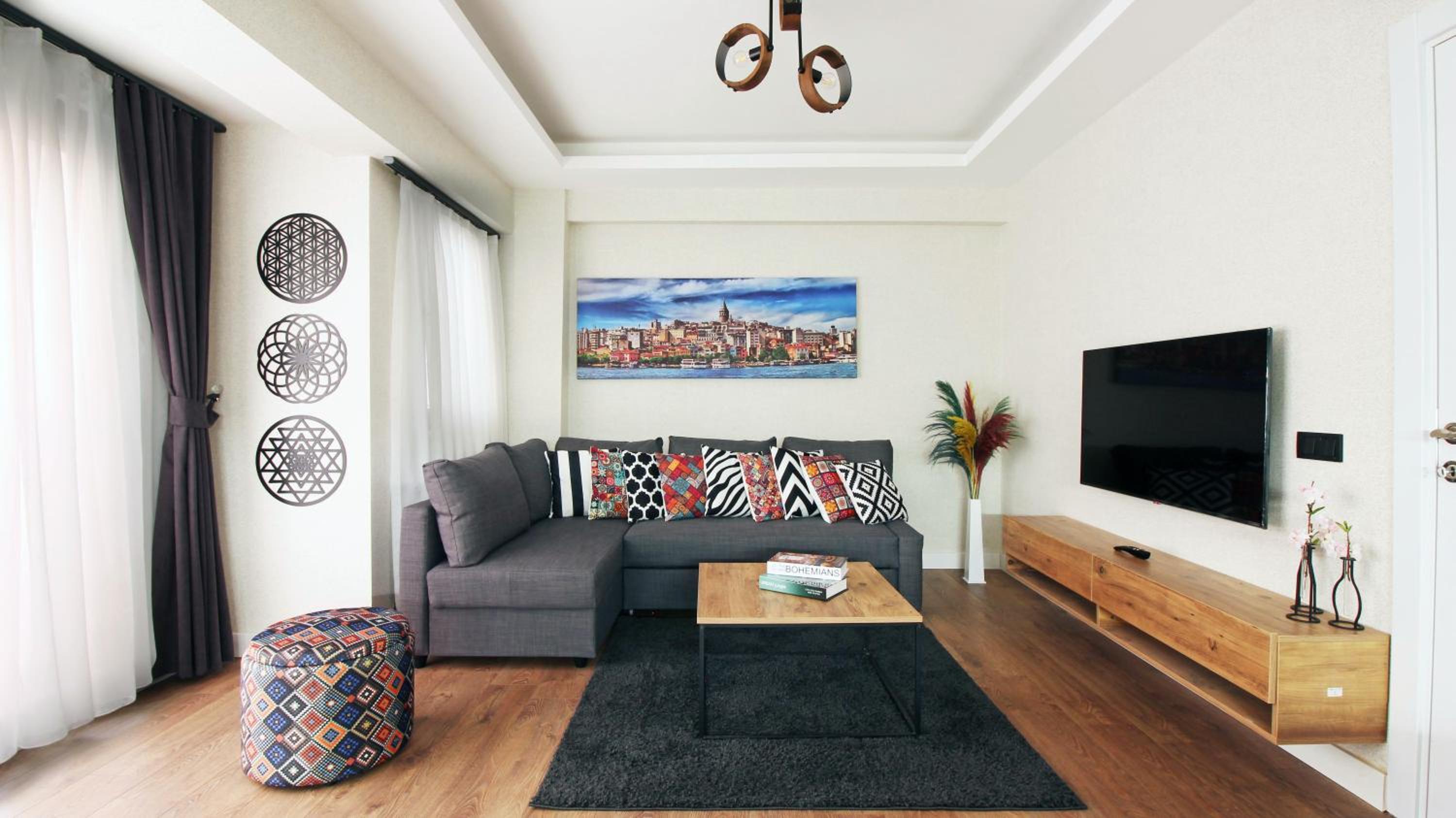One-Bedroom Apartment photo 1