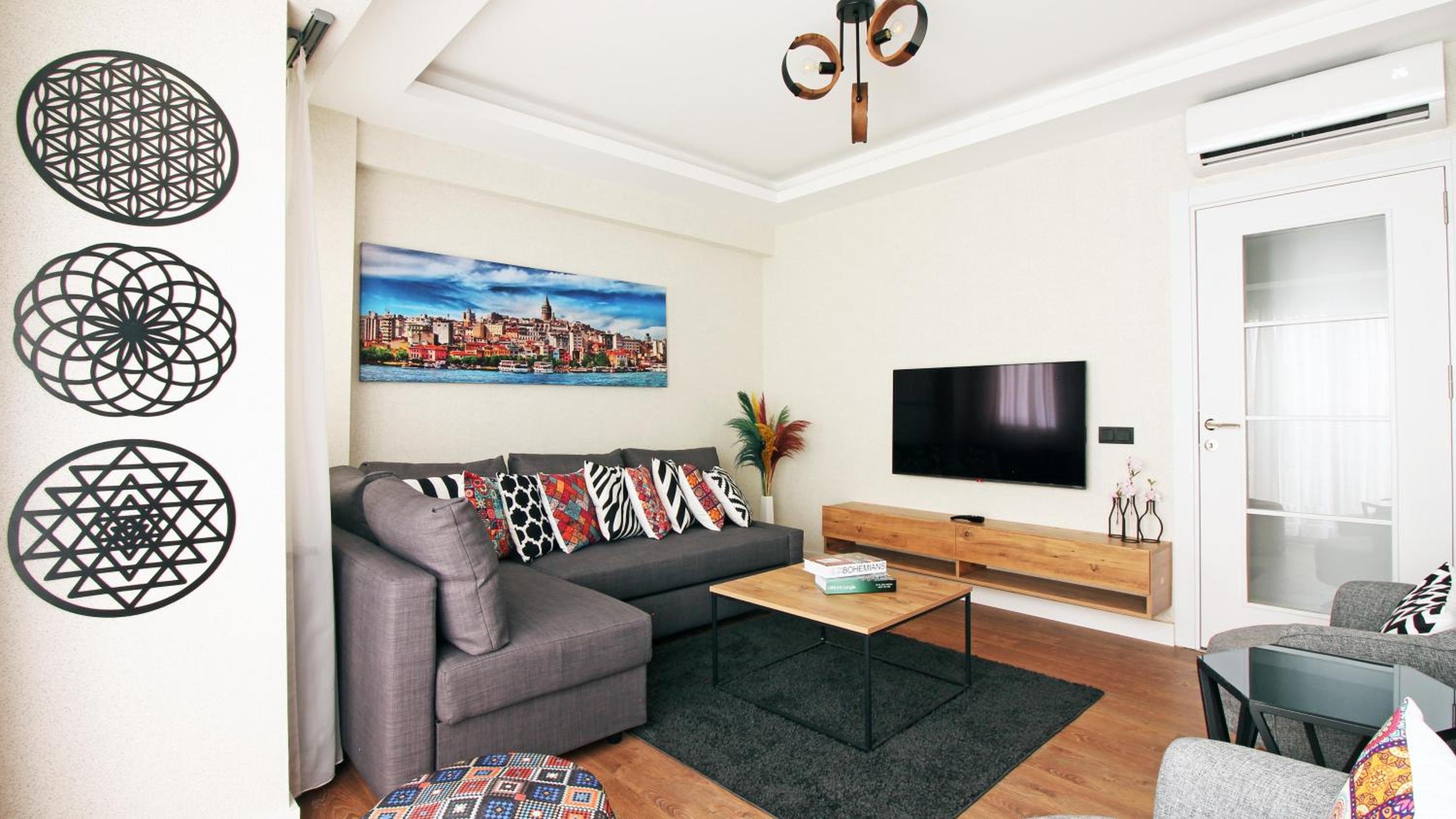 One-Bedroom Apartment photo 3