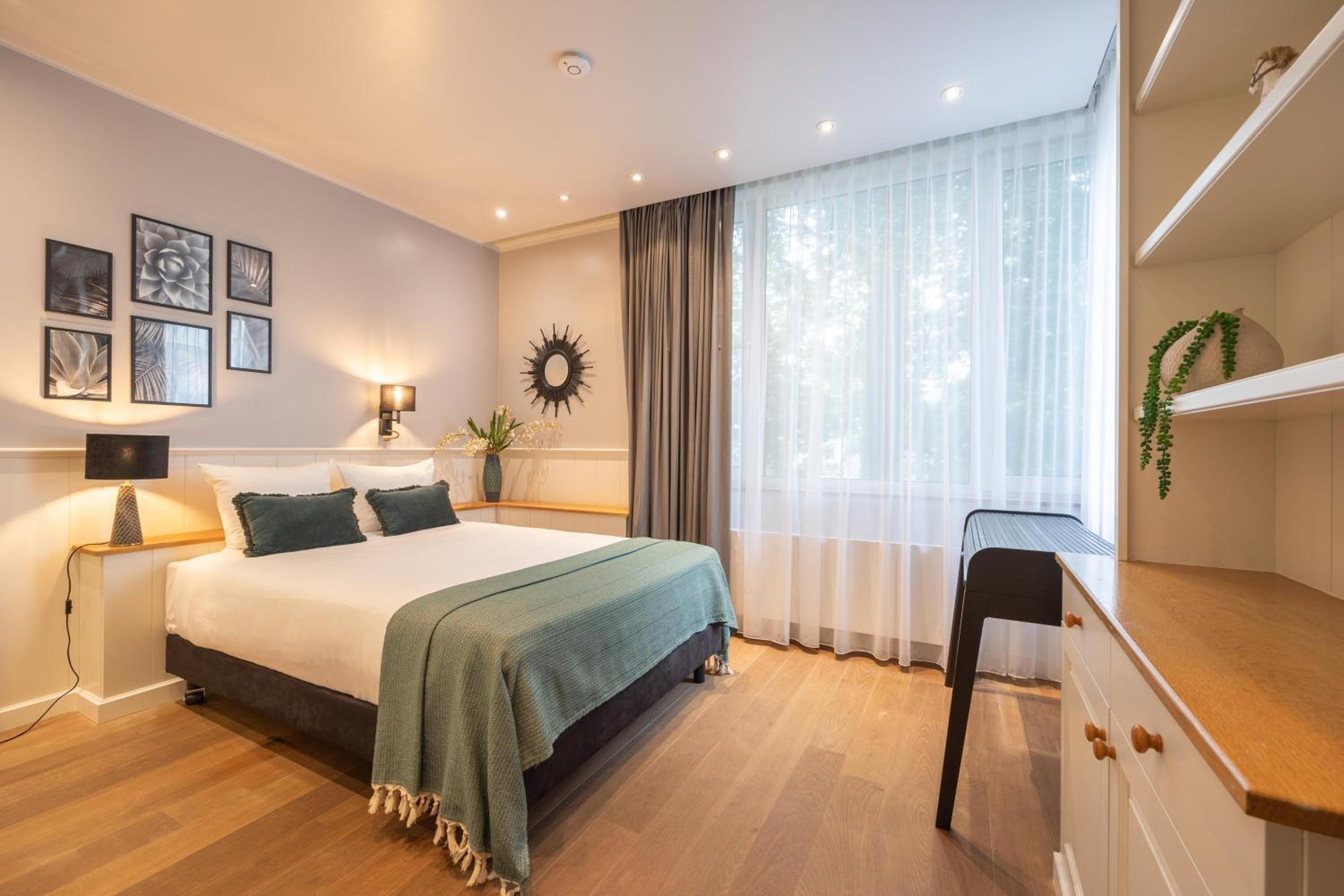 2-Bedroom Apartment 1 King Bed 1 Twin Bed thumbnail 5