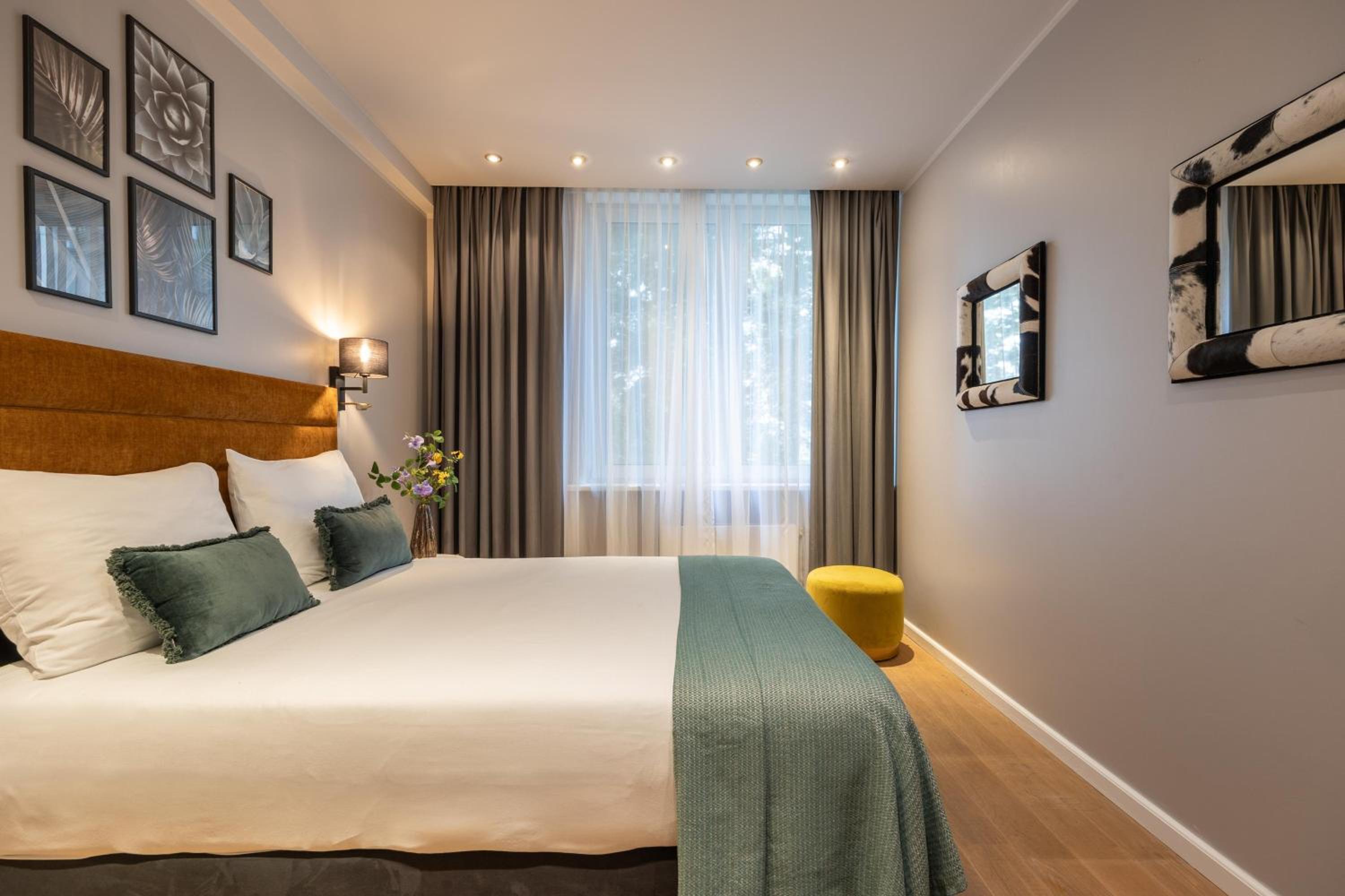 2-Bedroom Apartment 1 King Bed 1 Twin Bed