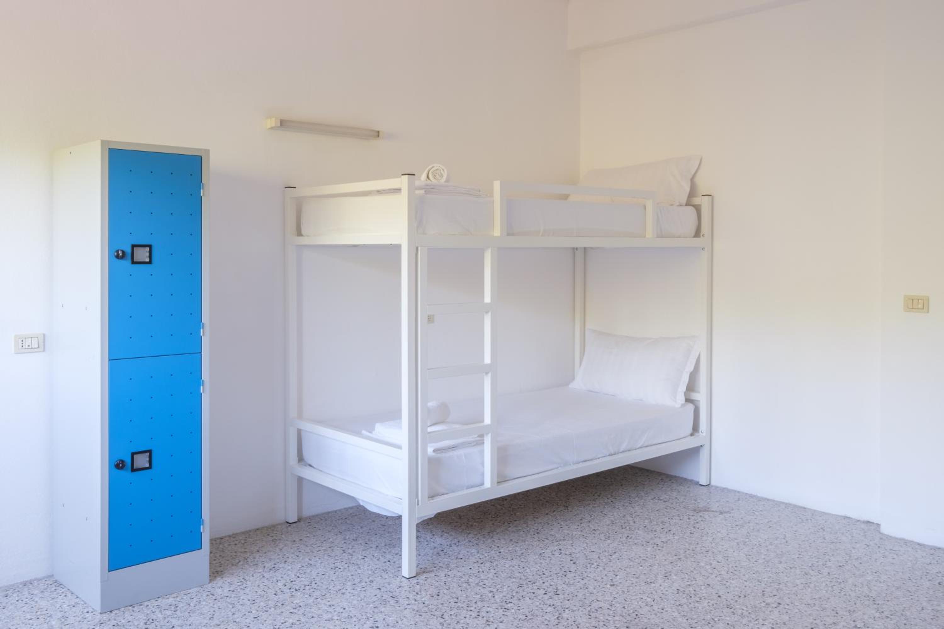 Bed in 4-Bed Female Dormitory Room photo 3
