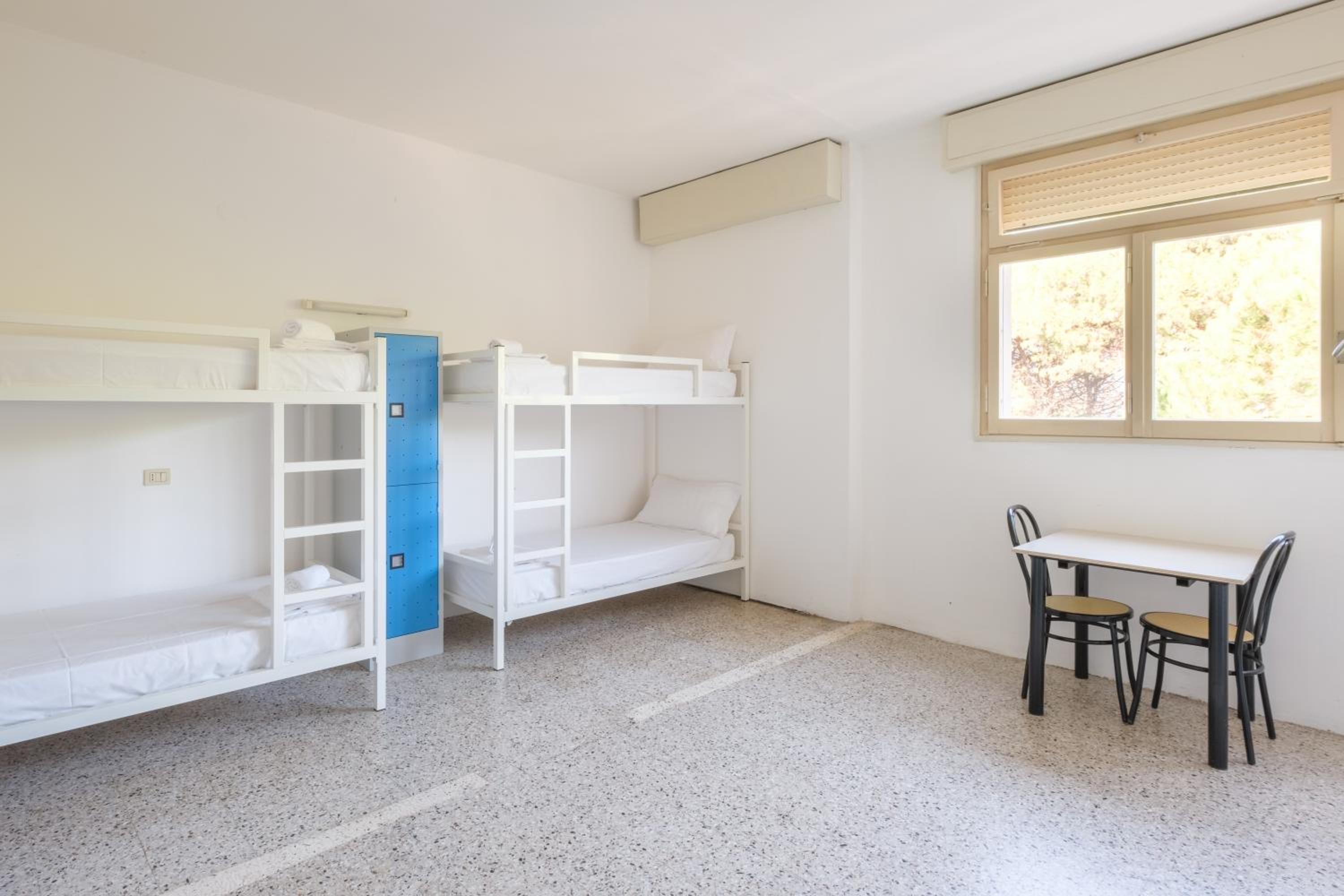Bed in 4-Bed Female Dormitory Room photo 2
