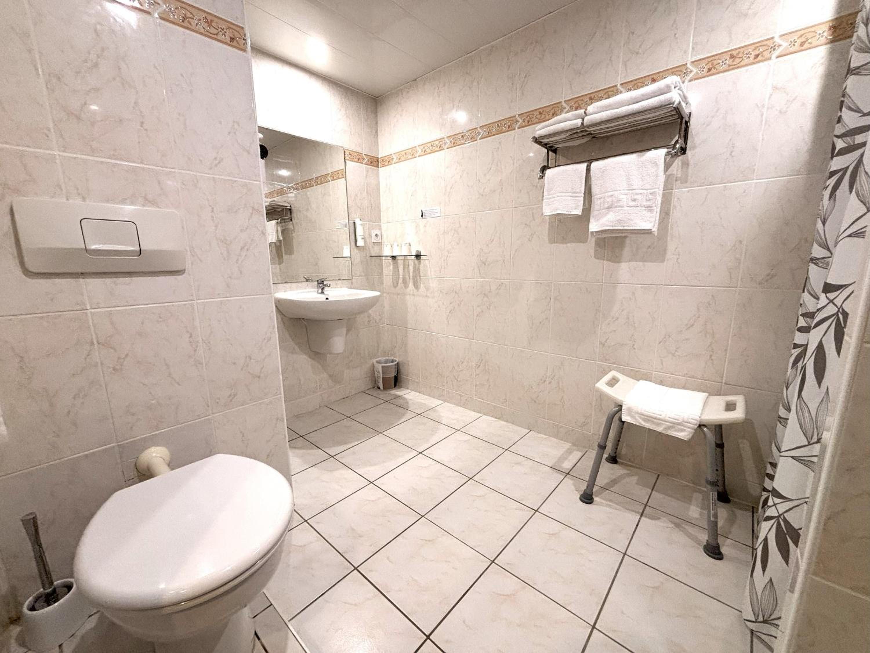 Comfort Triple Room - Photo 2