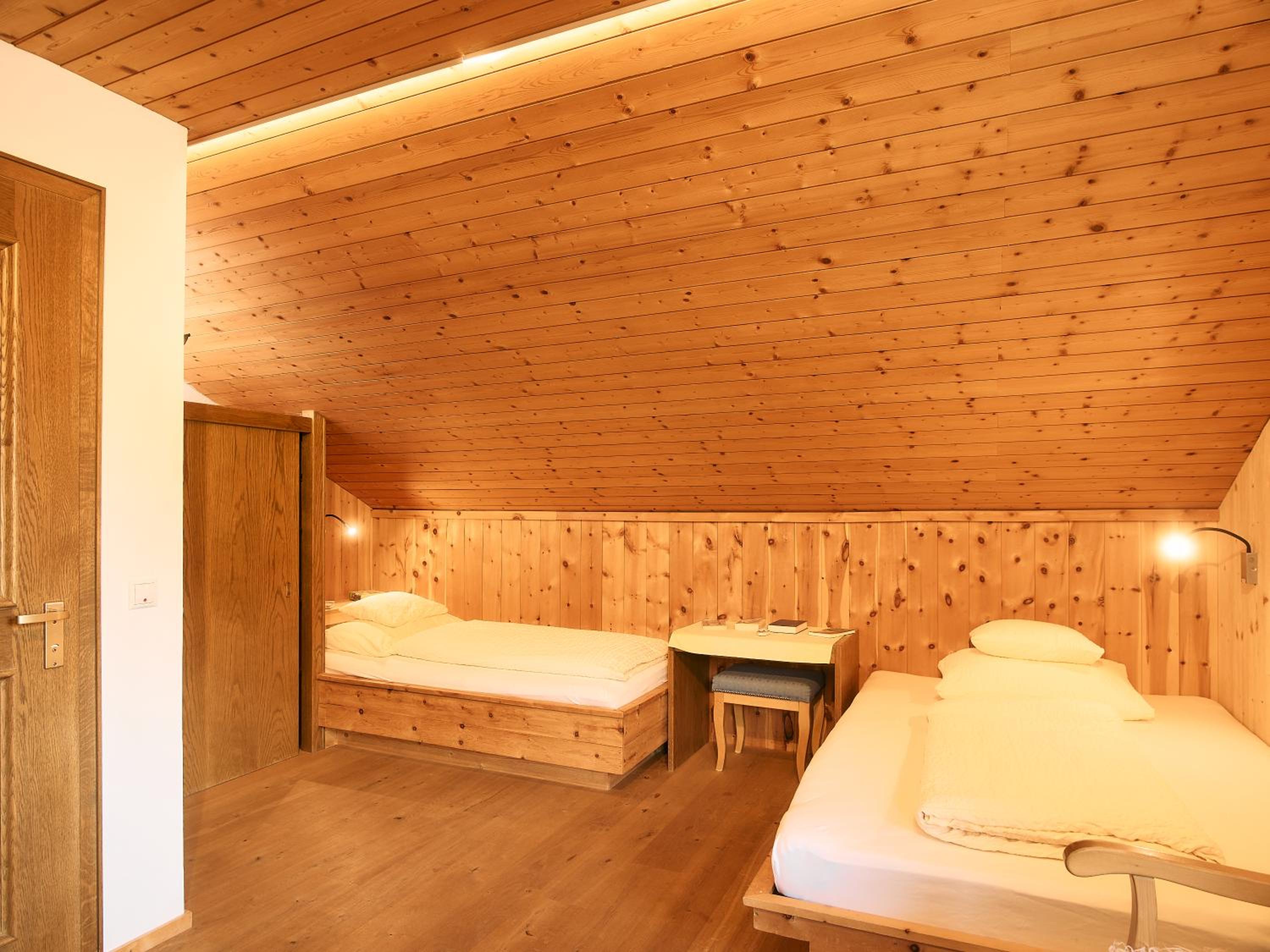 Twin Room - Photo 3