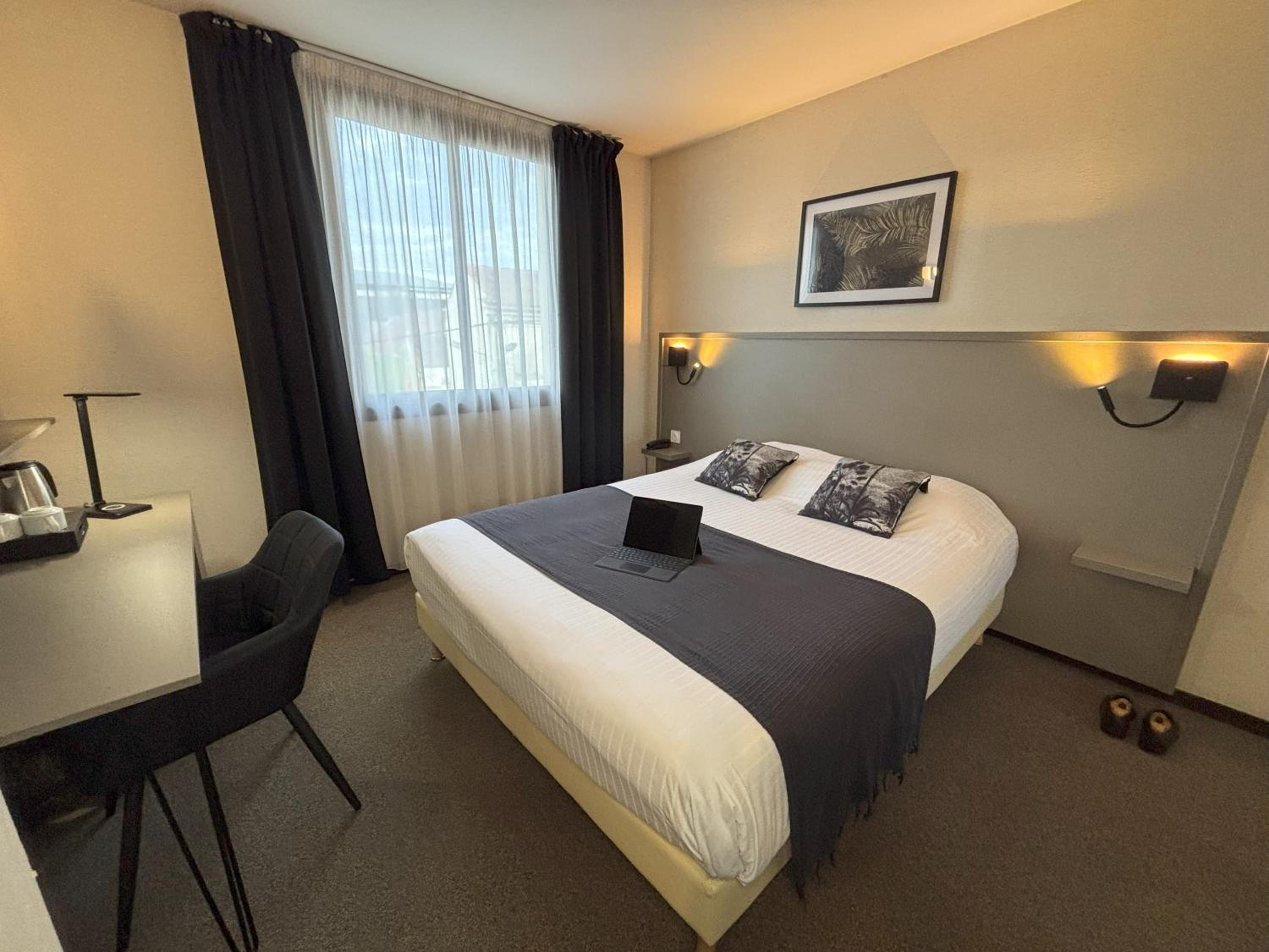 Standard Queen Room - Photo 4