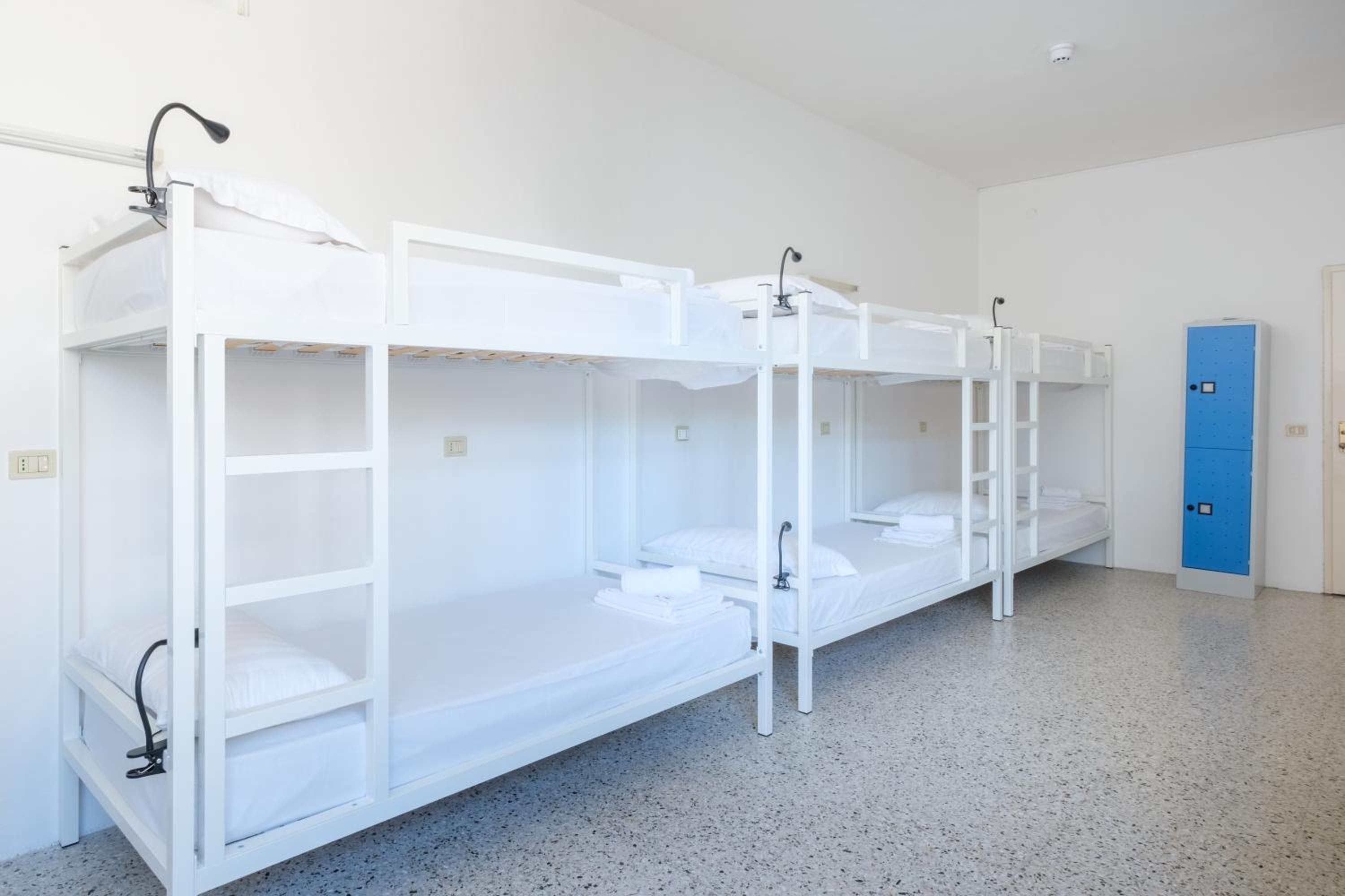 Bed in 6-Bed Female Dormitory Room photo 2