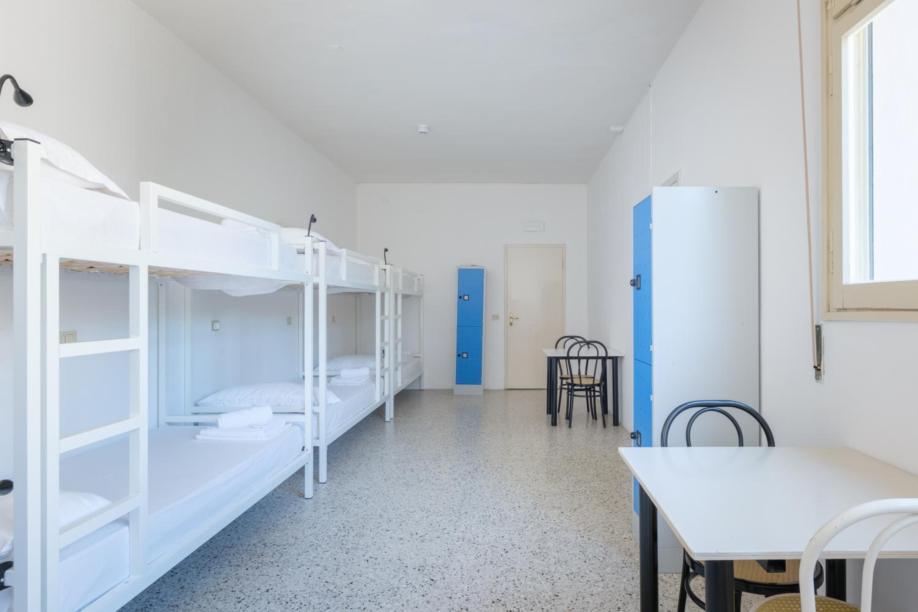 Bed in 8-Bed Mixed Dormitory Room