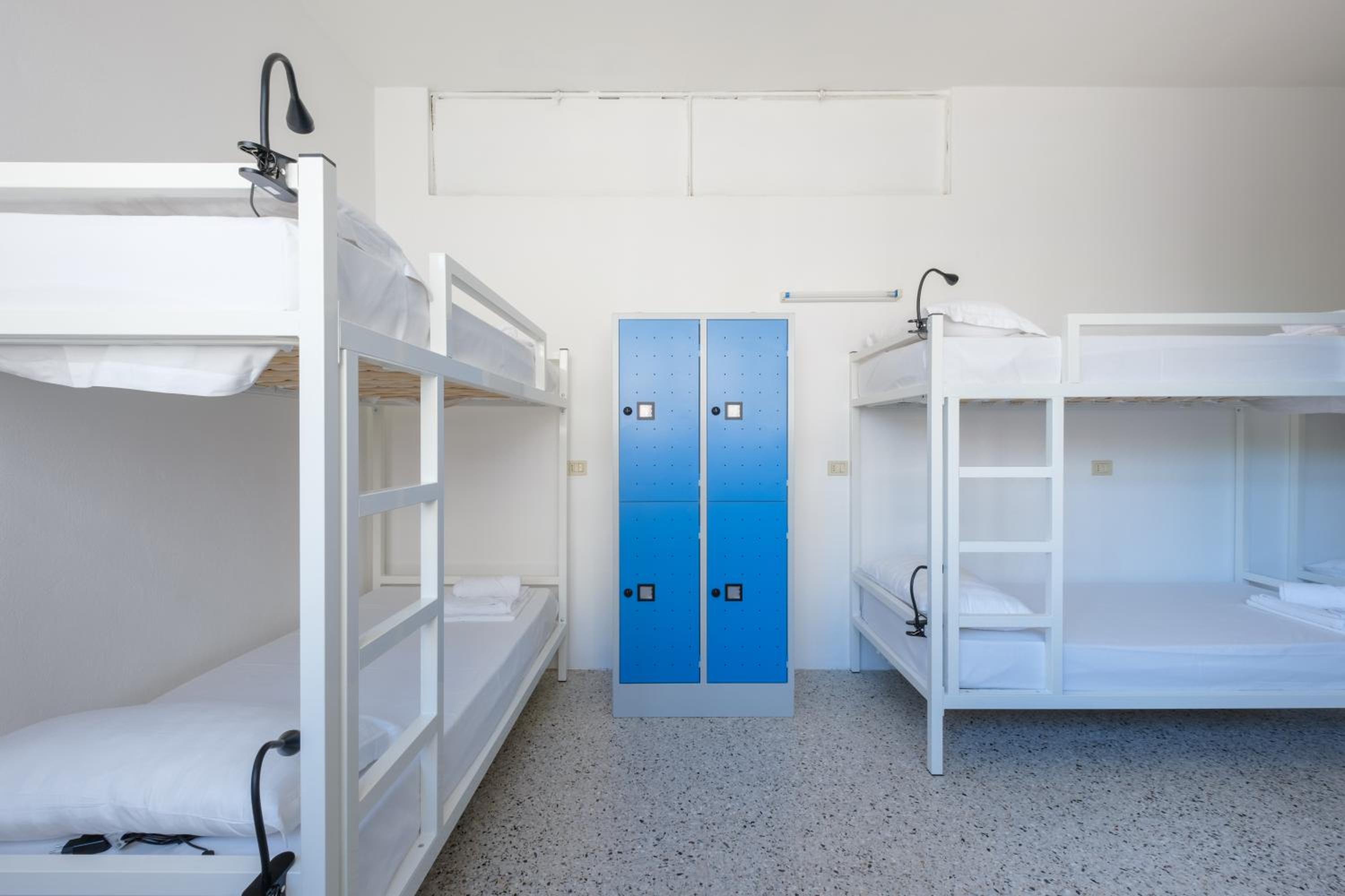 Bed in 6-Bed Female Dormitory Room photo 1