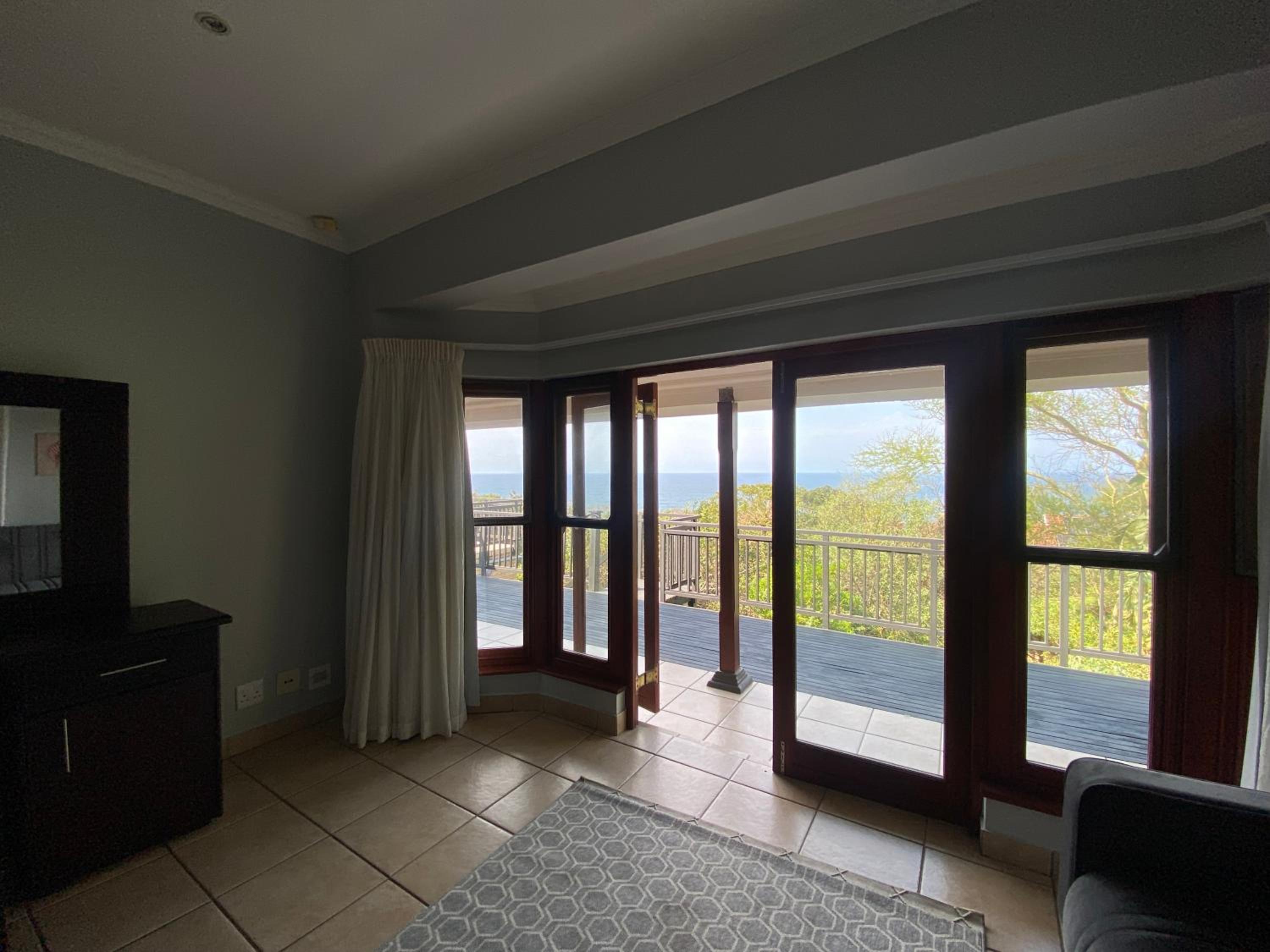 Four-Bedroom House photo 2