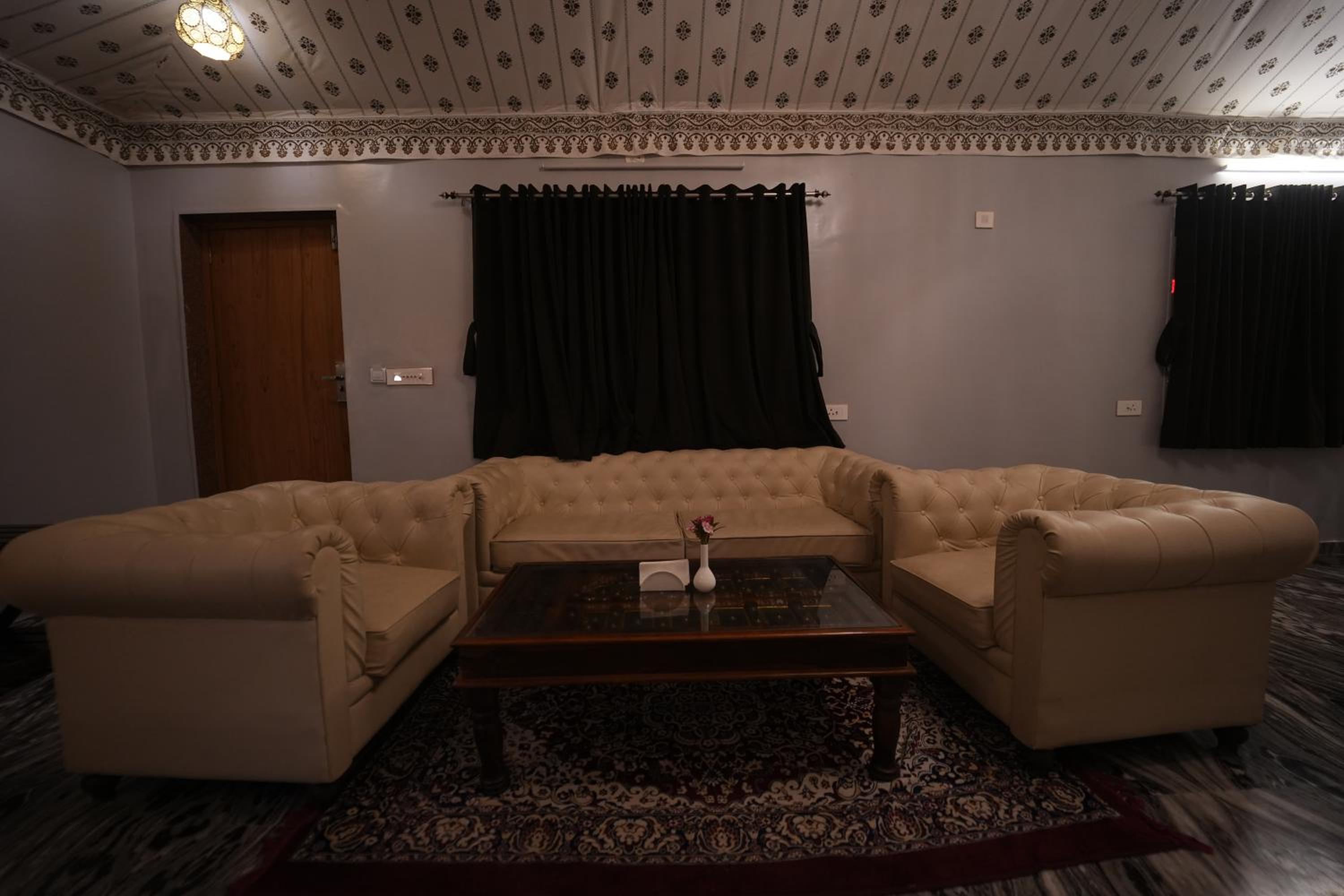 Suite - Photo 10
