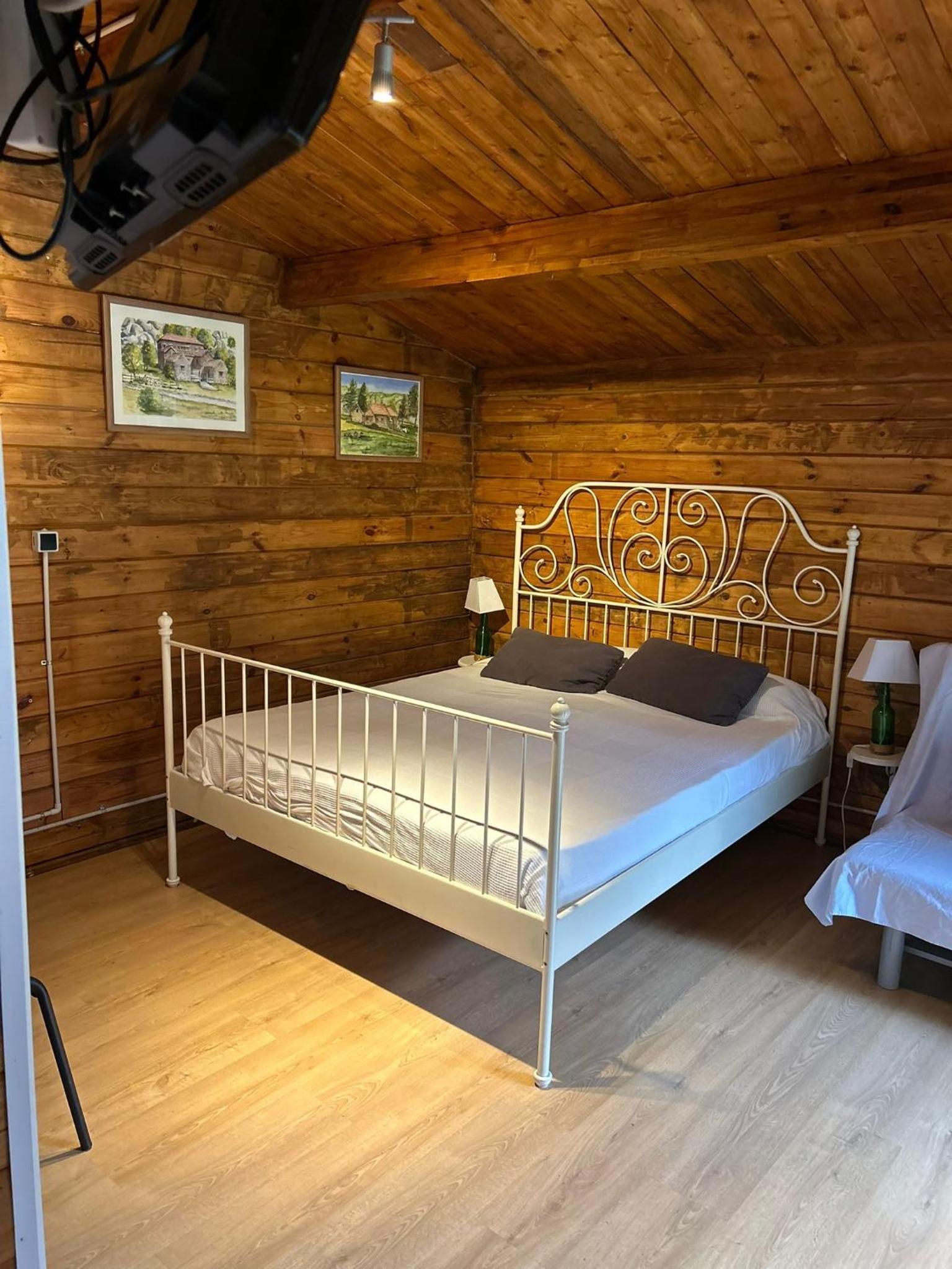 Superior Bungalow - Photo 9