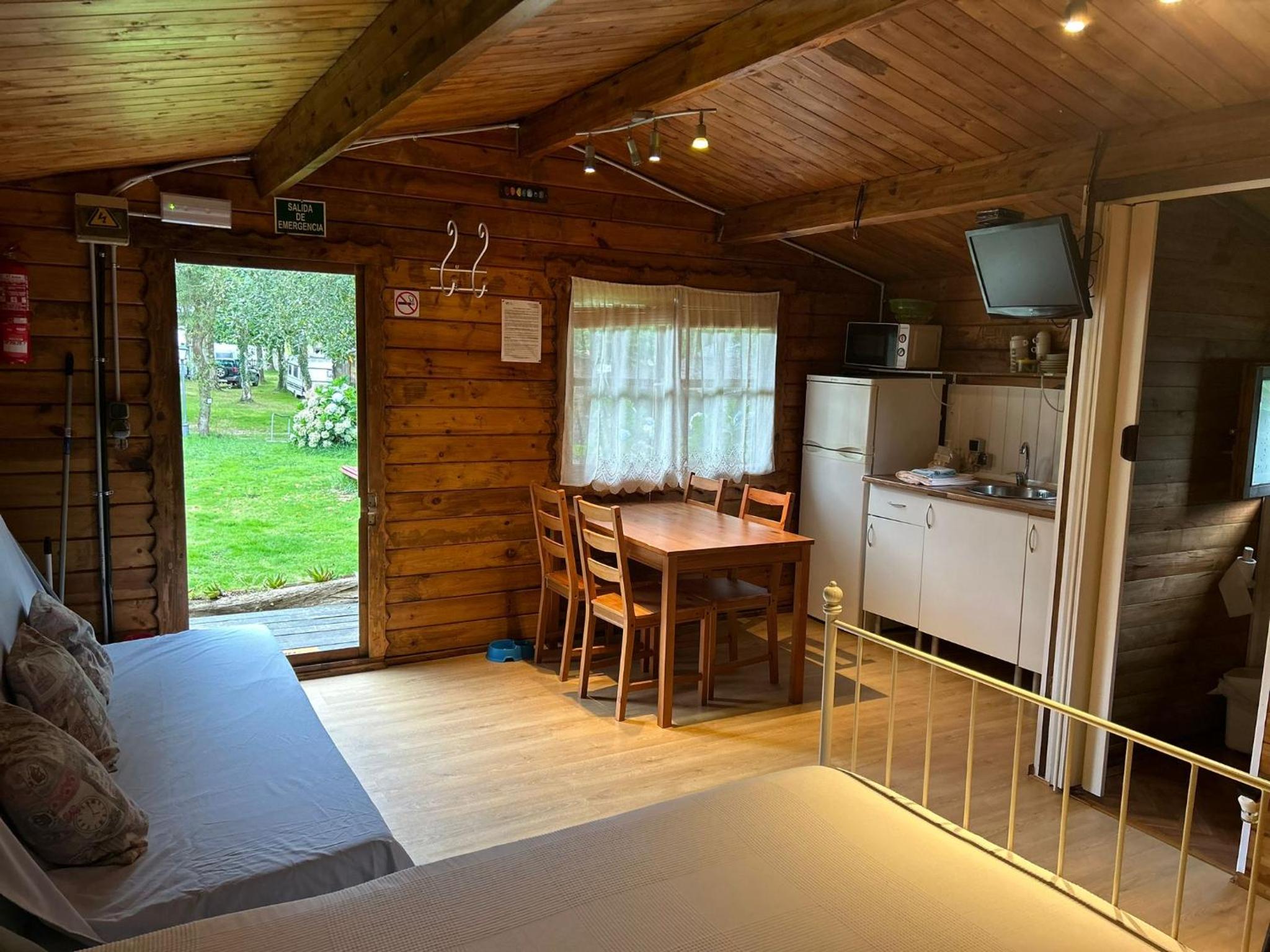 Superior Bungalow - Photo 10