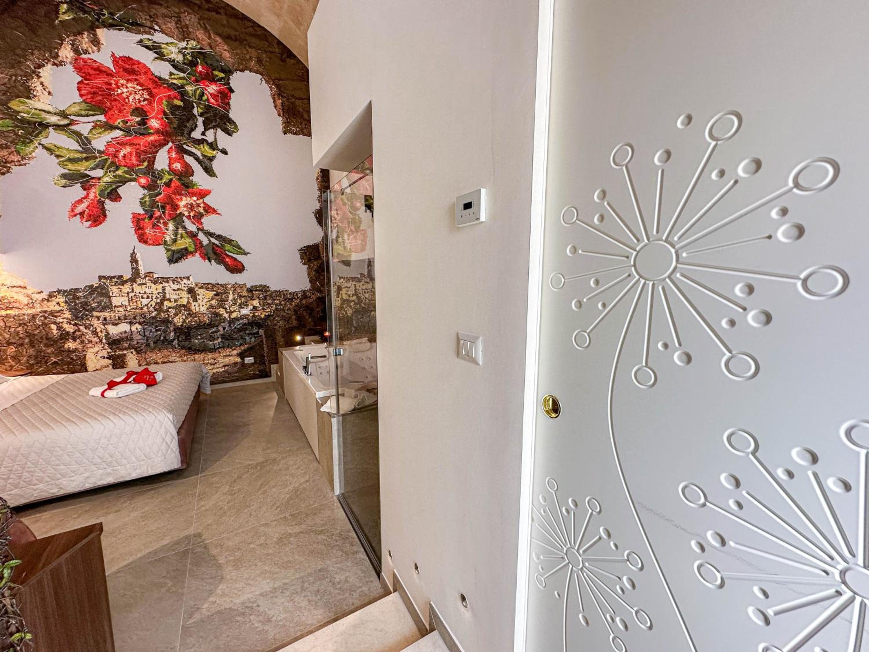 Suite with Spa Bath - Photo 13