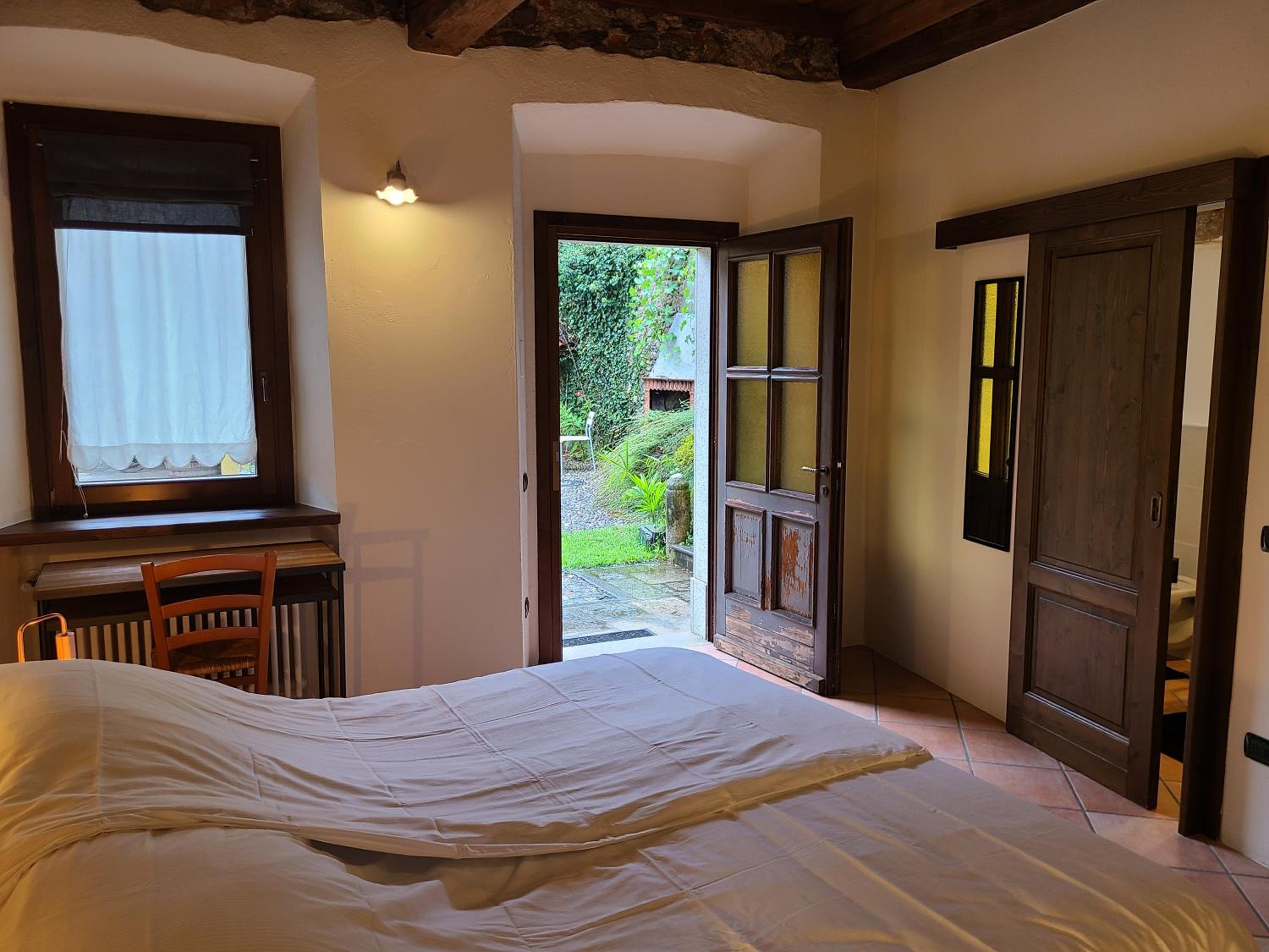 Double or Twin Room with Private Bathroom photo 2
