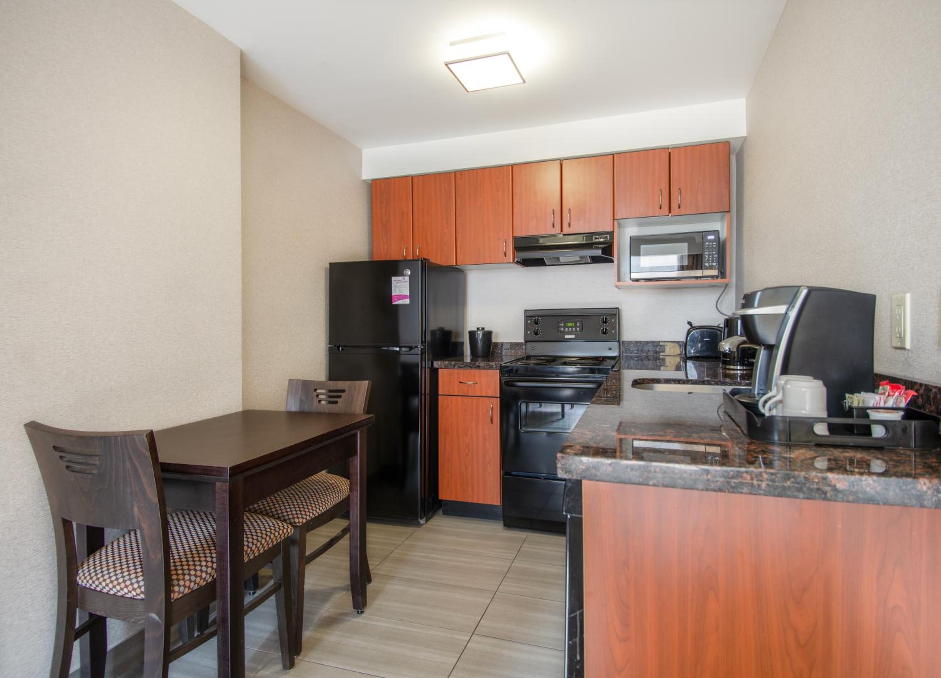 Coast One Bedroom King Suite - Photo 4