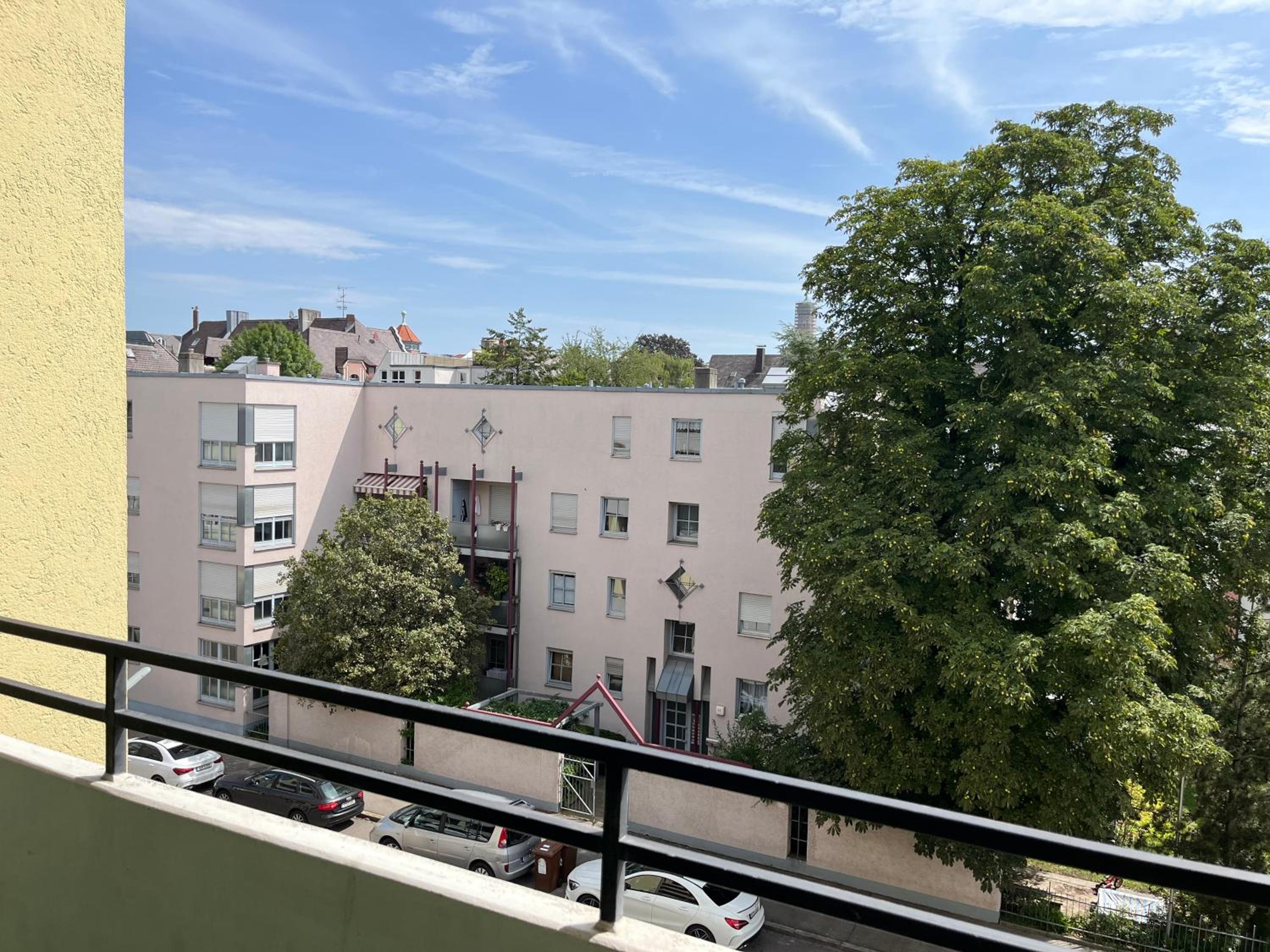 Apartment with Balcony photo 3
