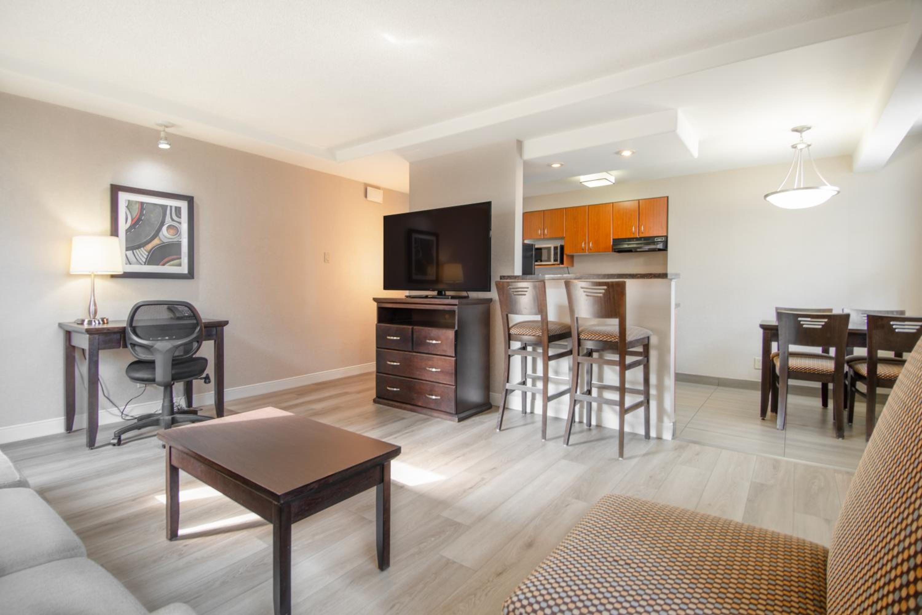 Coast Two Bedroom Suite - Photo 6