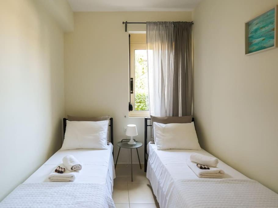 Two-Bedroom Apartment with Pool View photo 1
