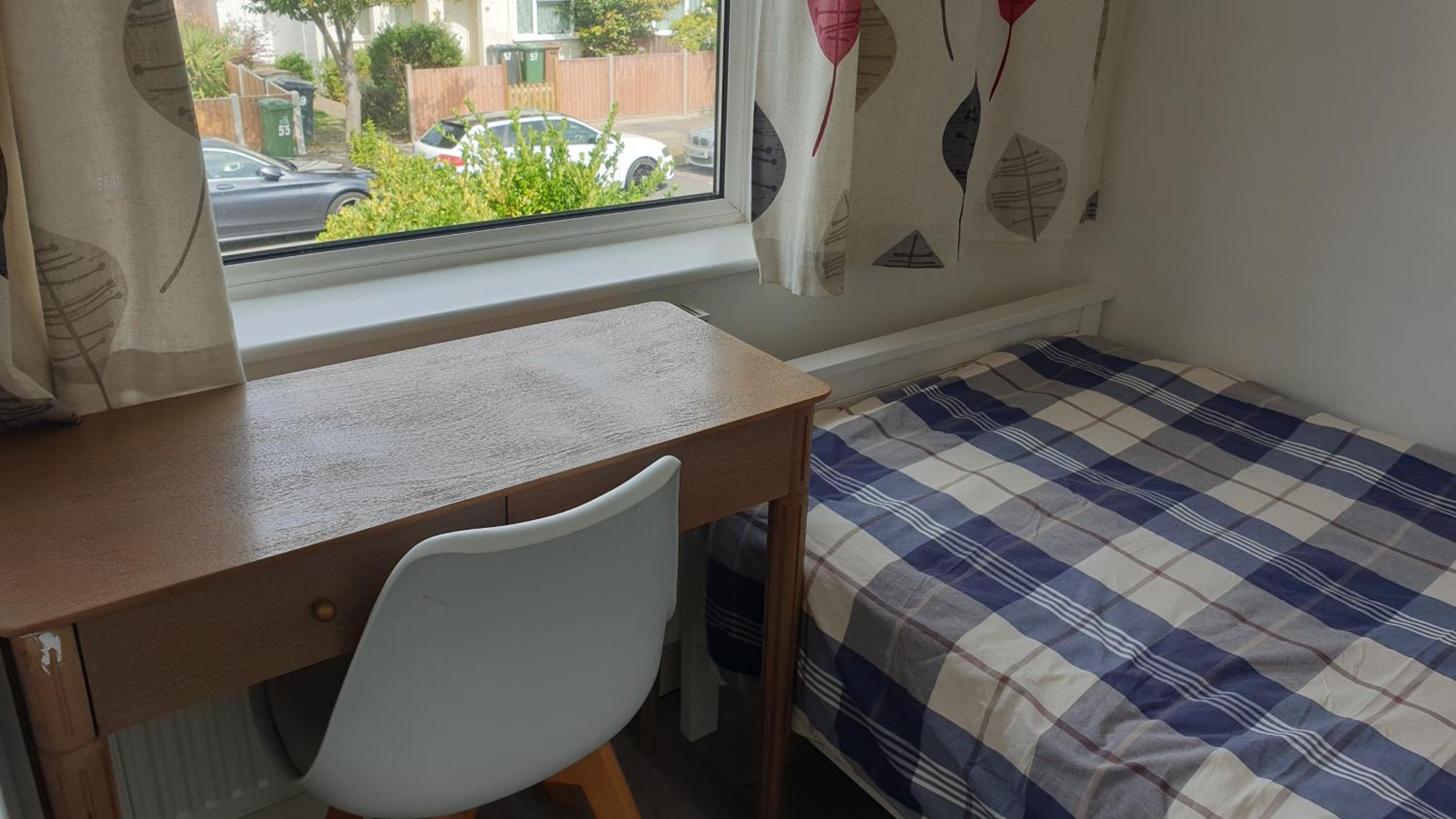 Single Room With Shared Bathroom photo 2