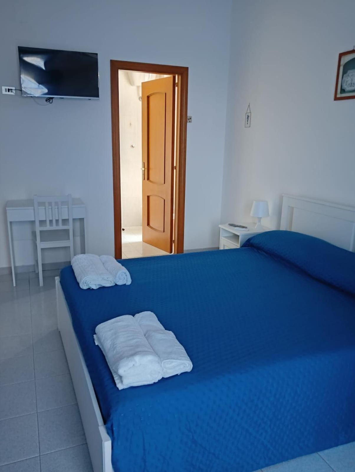 Quadruple Room with Private Bathroom photo 1