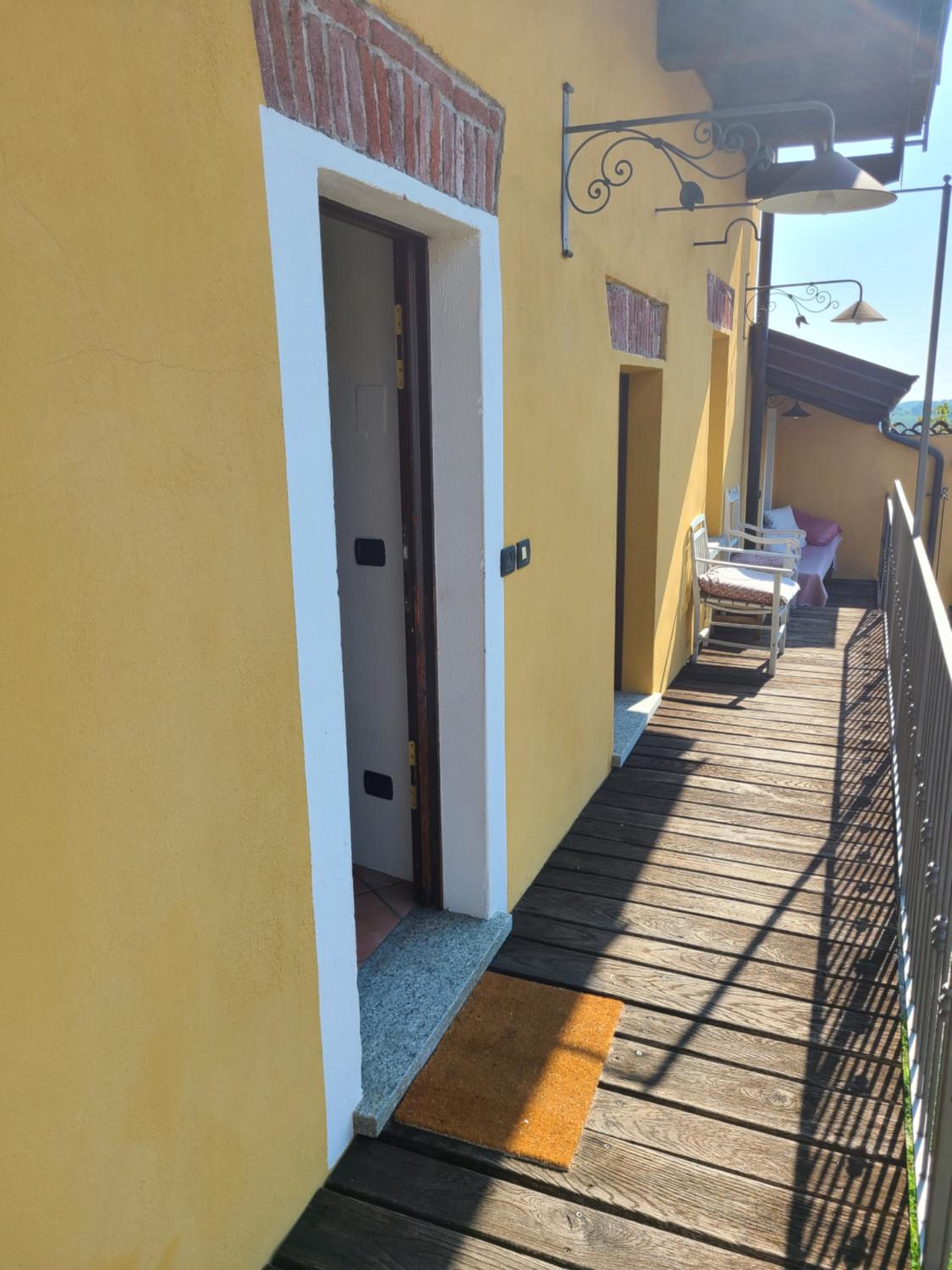 Deluxe Double Room (2 Adults + 1 Child) photo 2