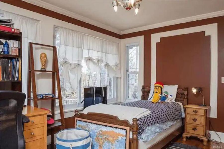 Standard Family Room photo 2