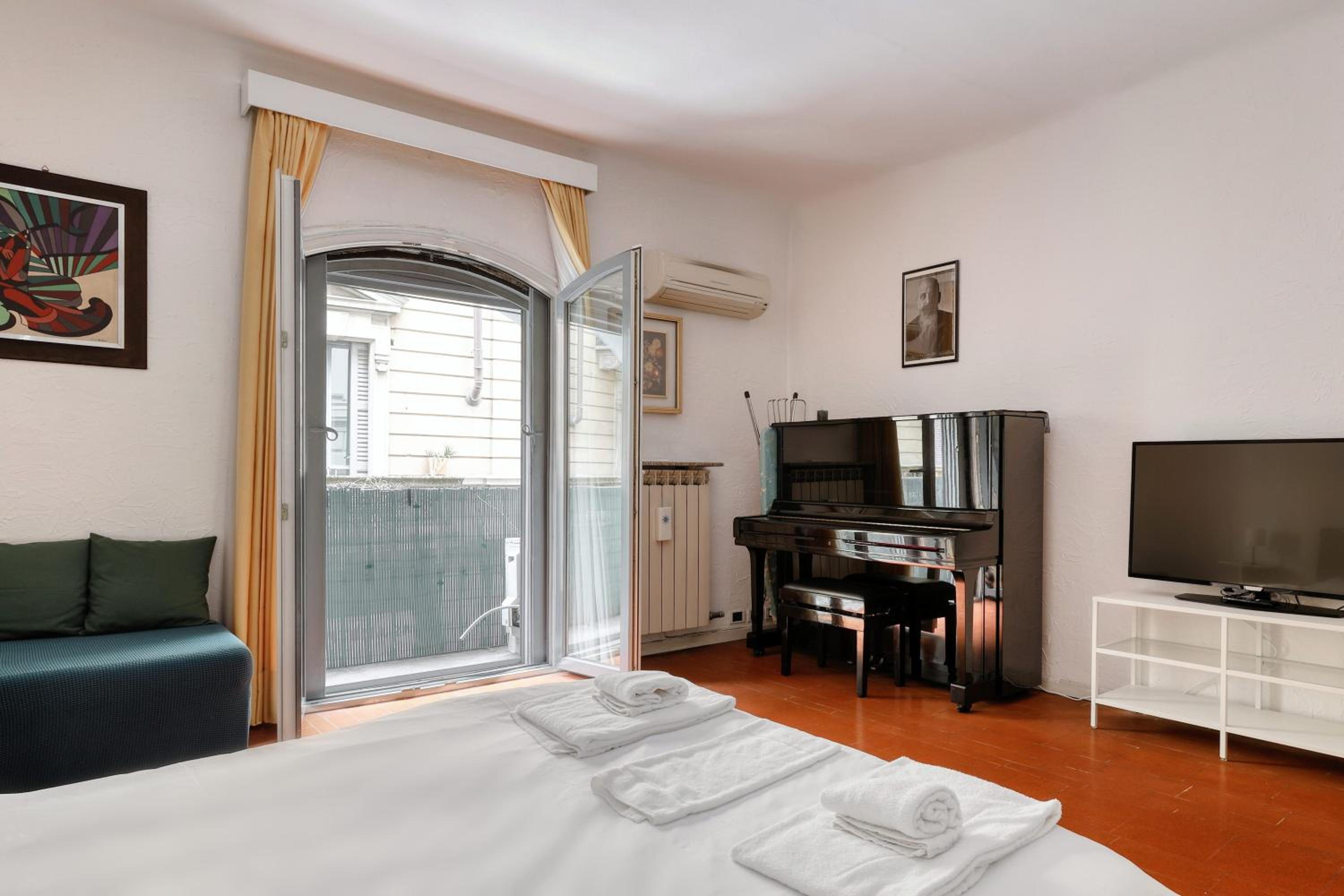 One-Bedroom Apartment