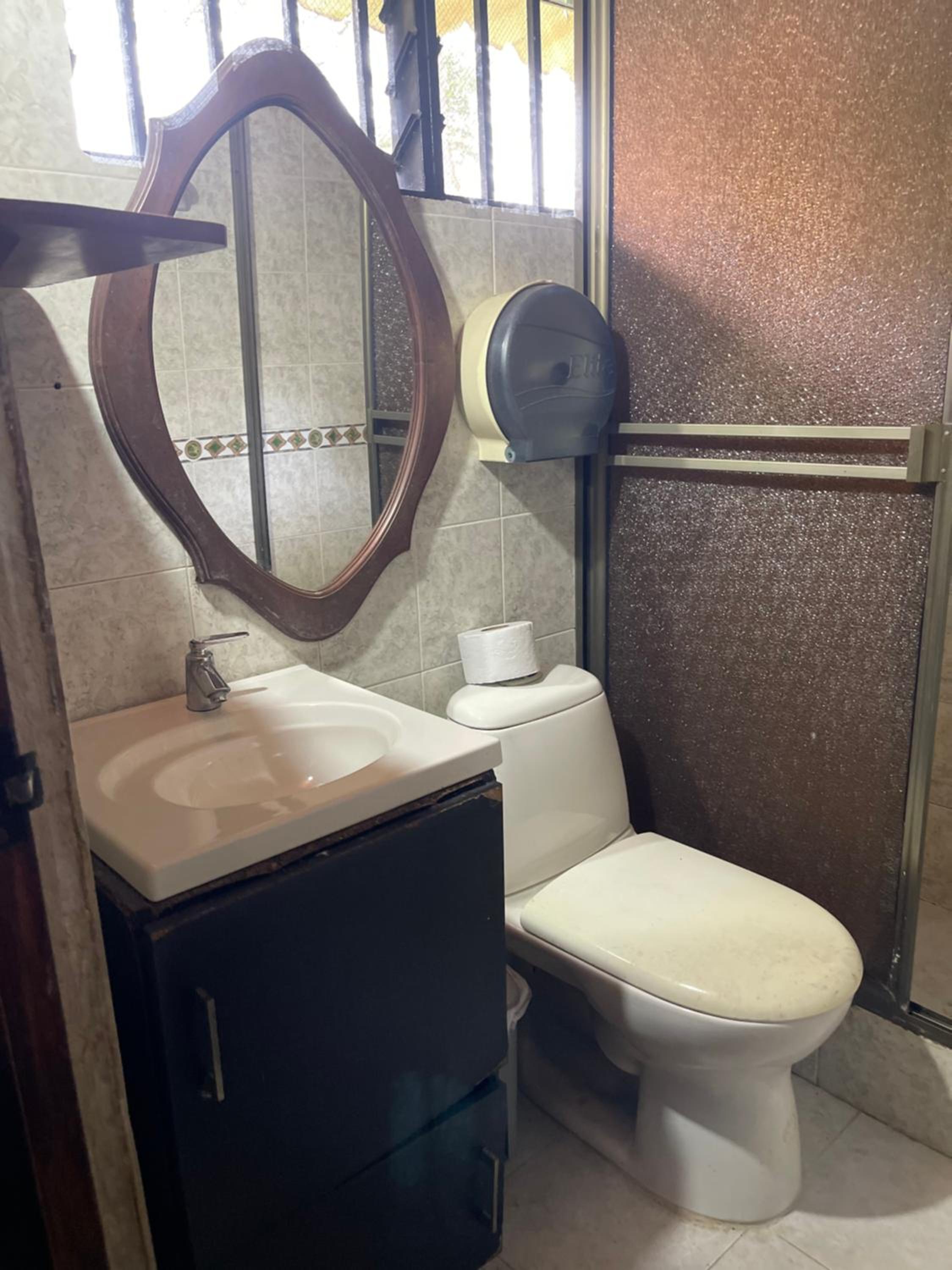 Family Room with Private Bathroom photo 2