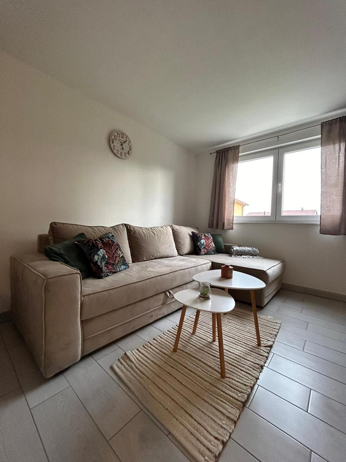 Apartment photo 2