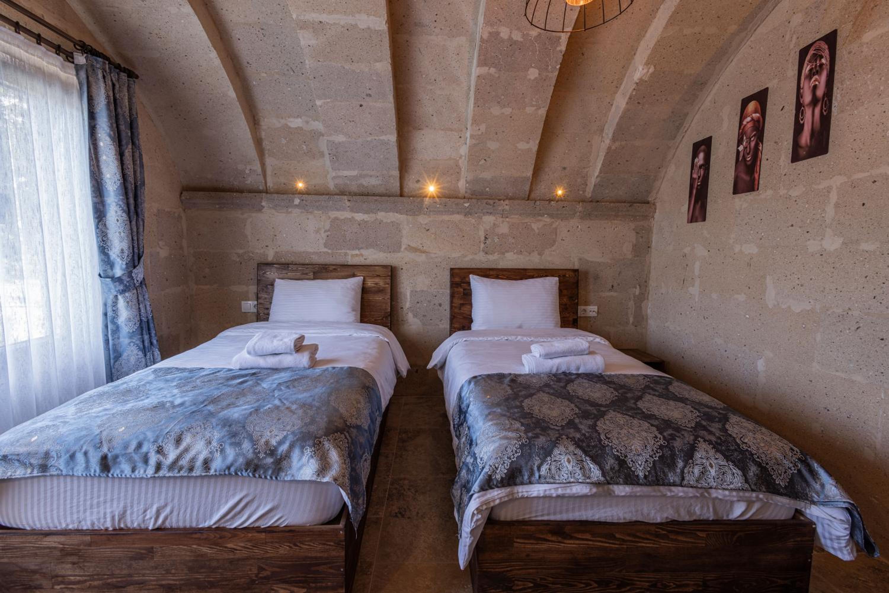 Economy Double Or Twin Room photo 2