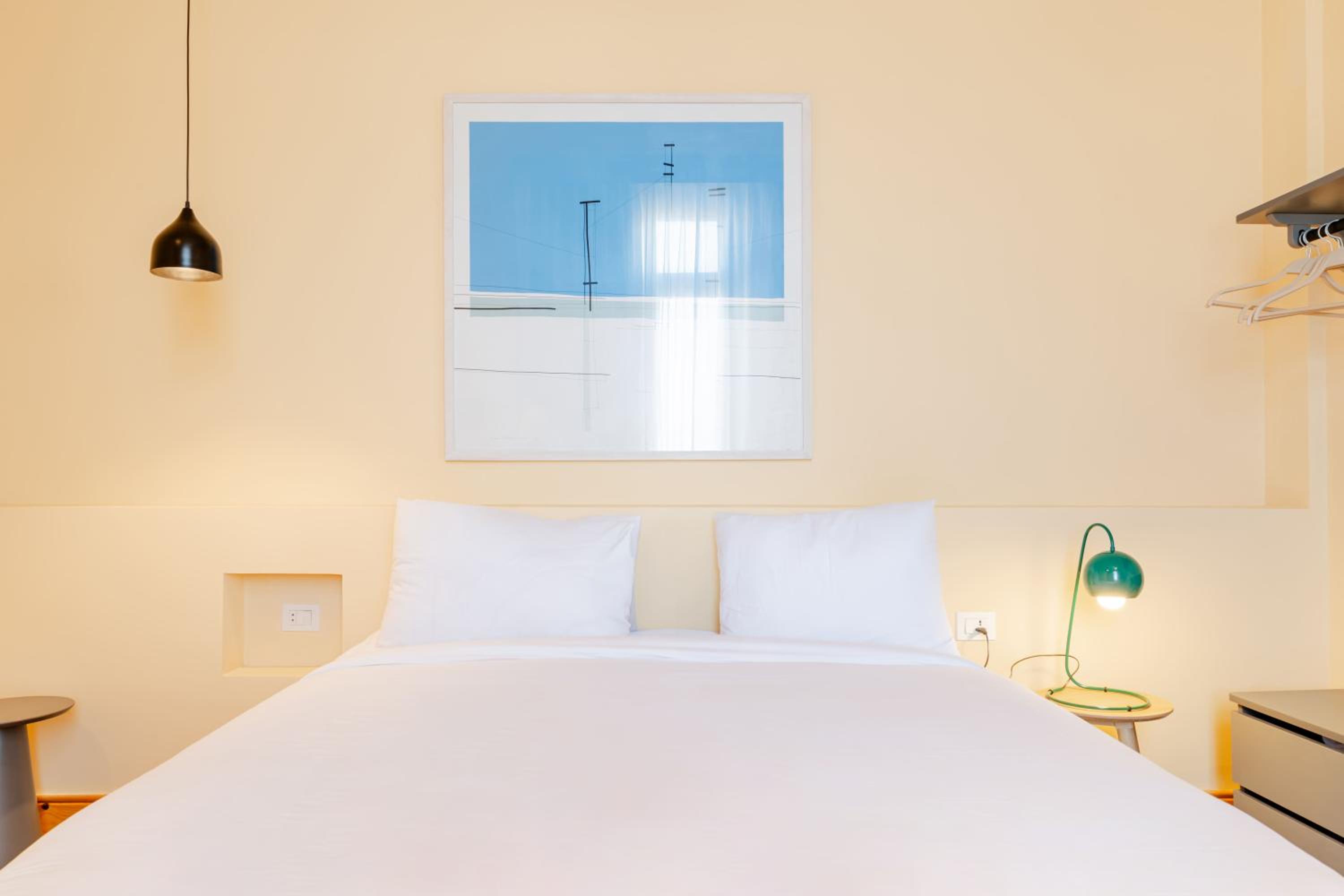 One-Bedroom Apartment With City View