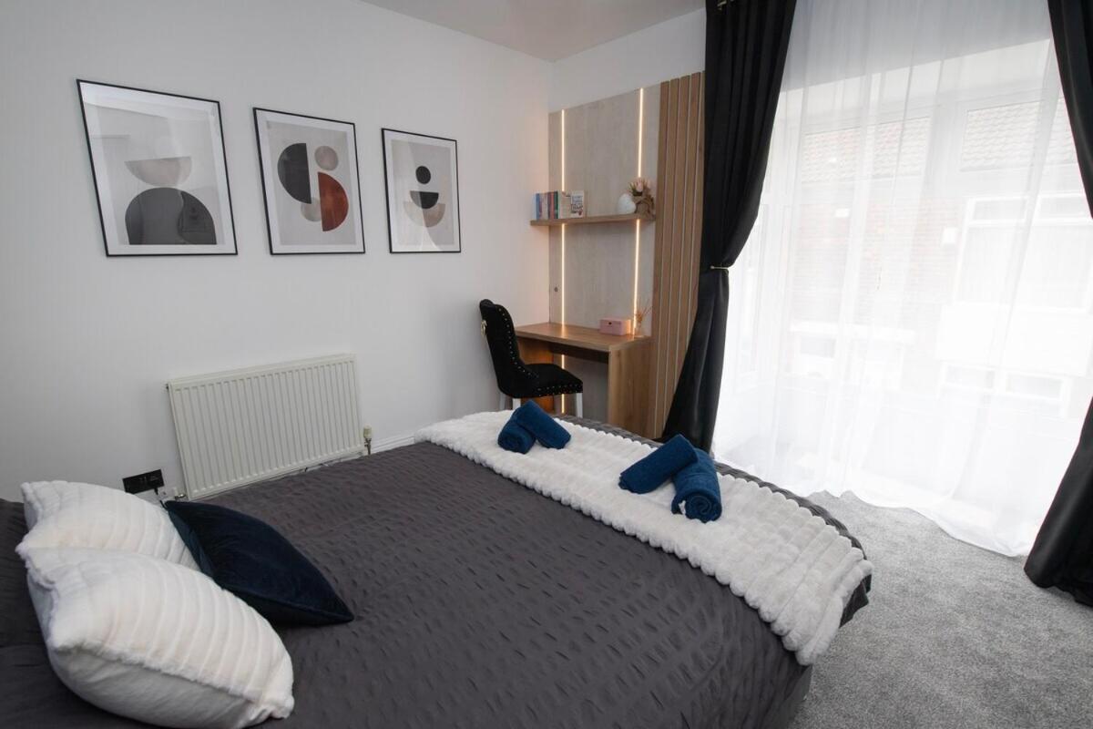 Two-Bedroom House photo 2